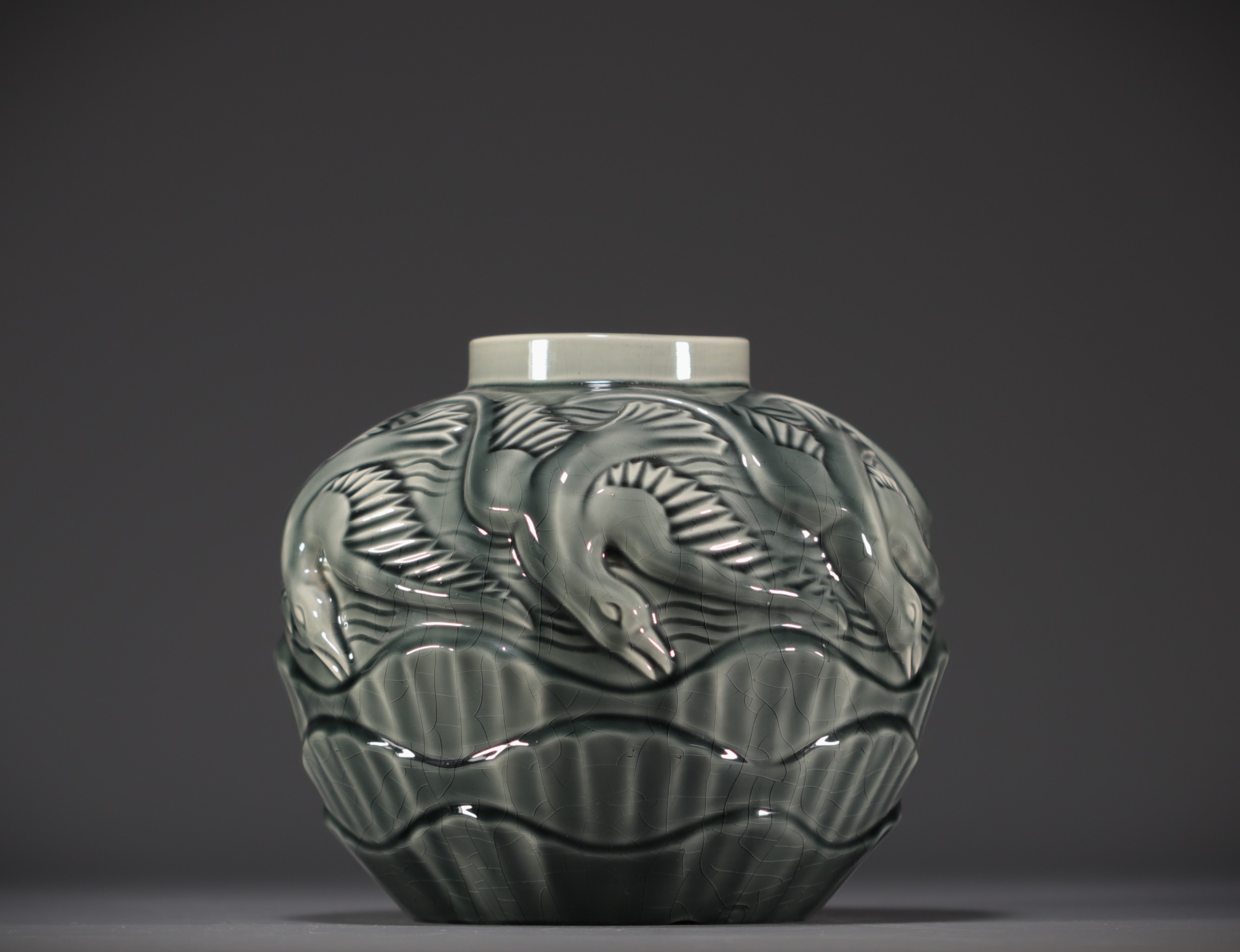 Charles CATTEAU (1880-1966), Crackled ceramic vase "aux mouettes", Boch KERAMIS.