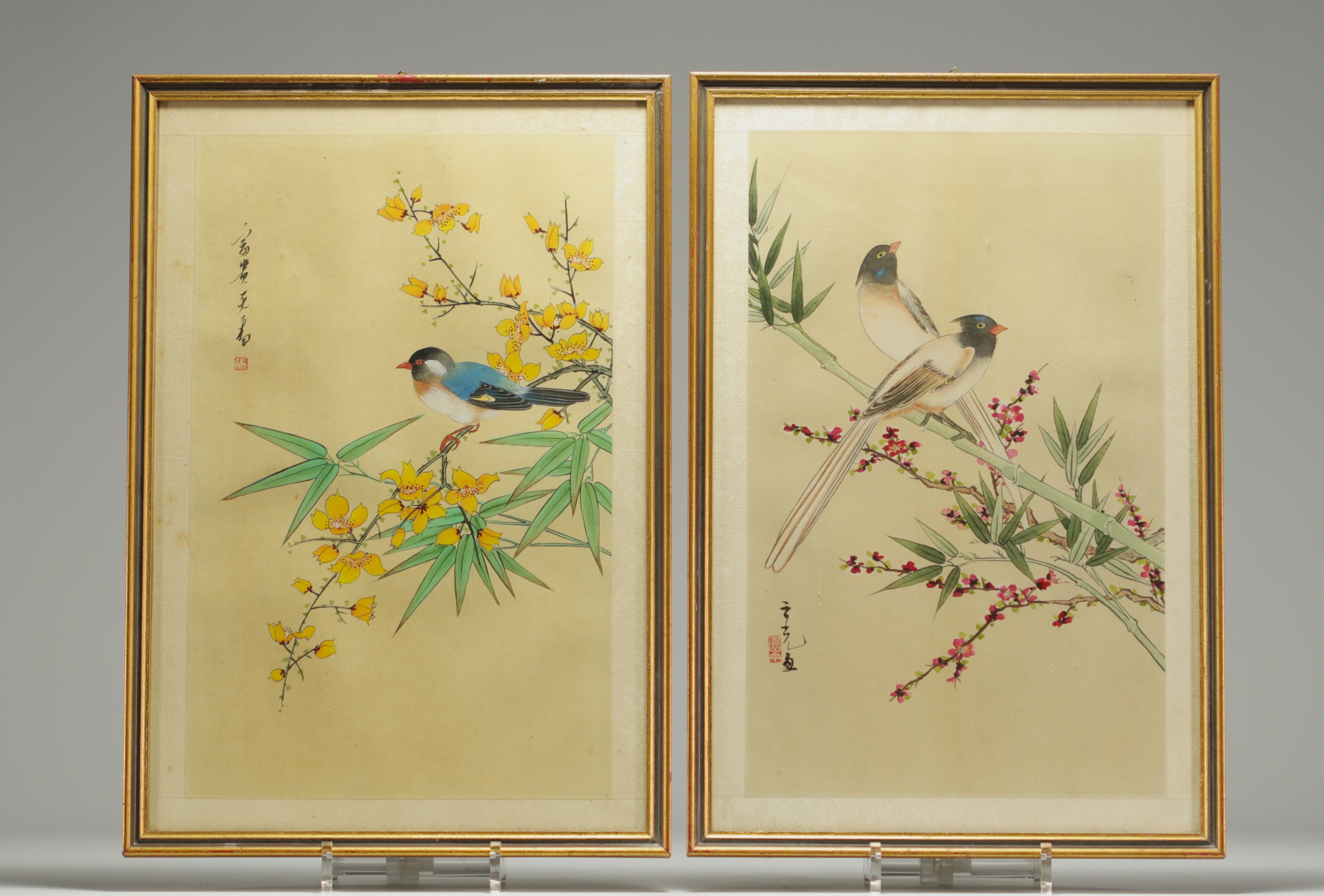 China - Set of two bird prints on rice paper.