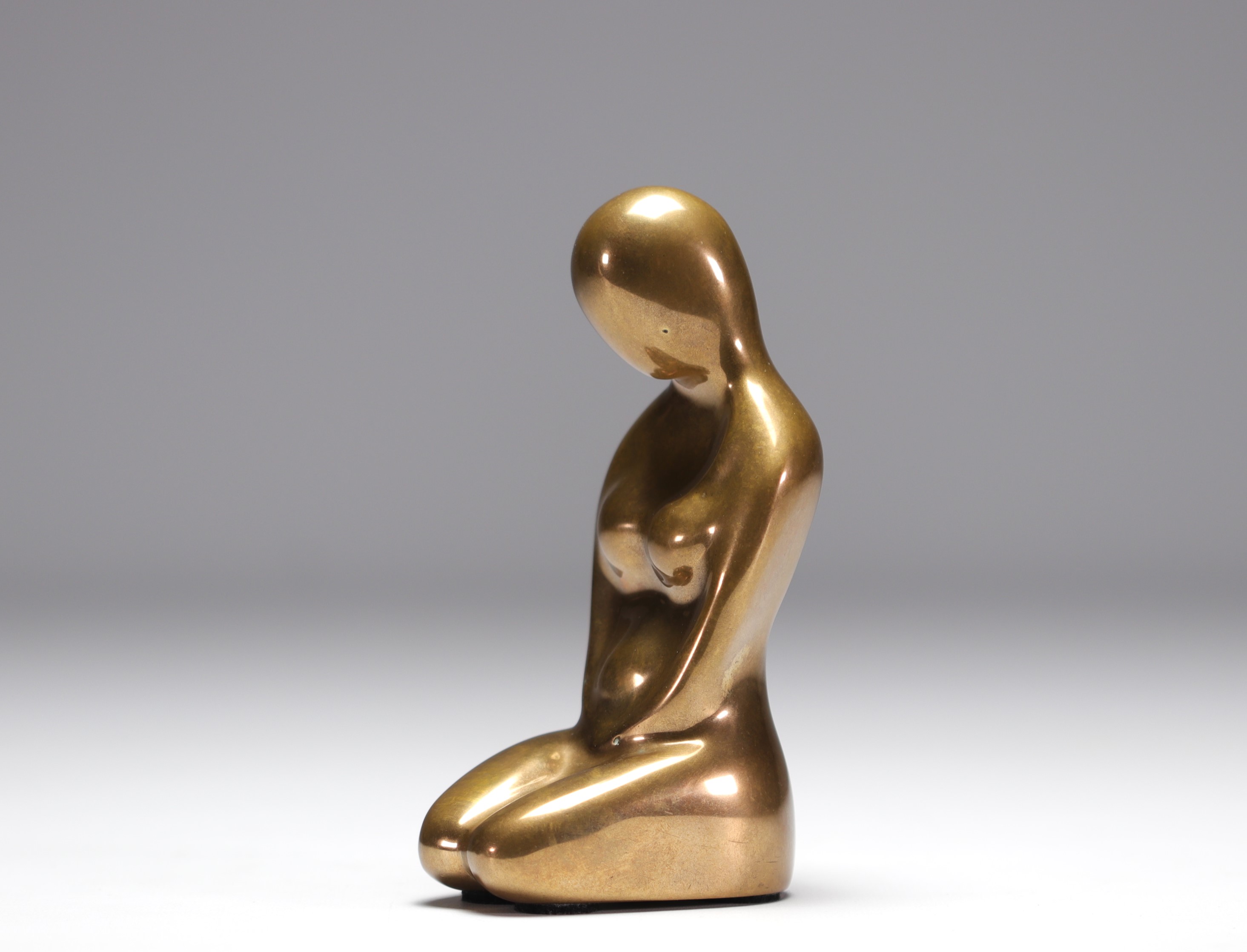 Louis TANARI (1940- ) â€˜Kneeling Womanâ€™ Bronze sculpture, circa 1970. - Image 2 of 3