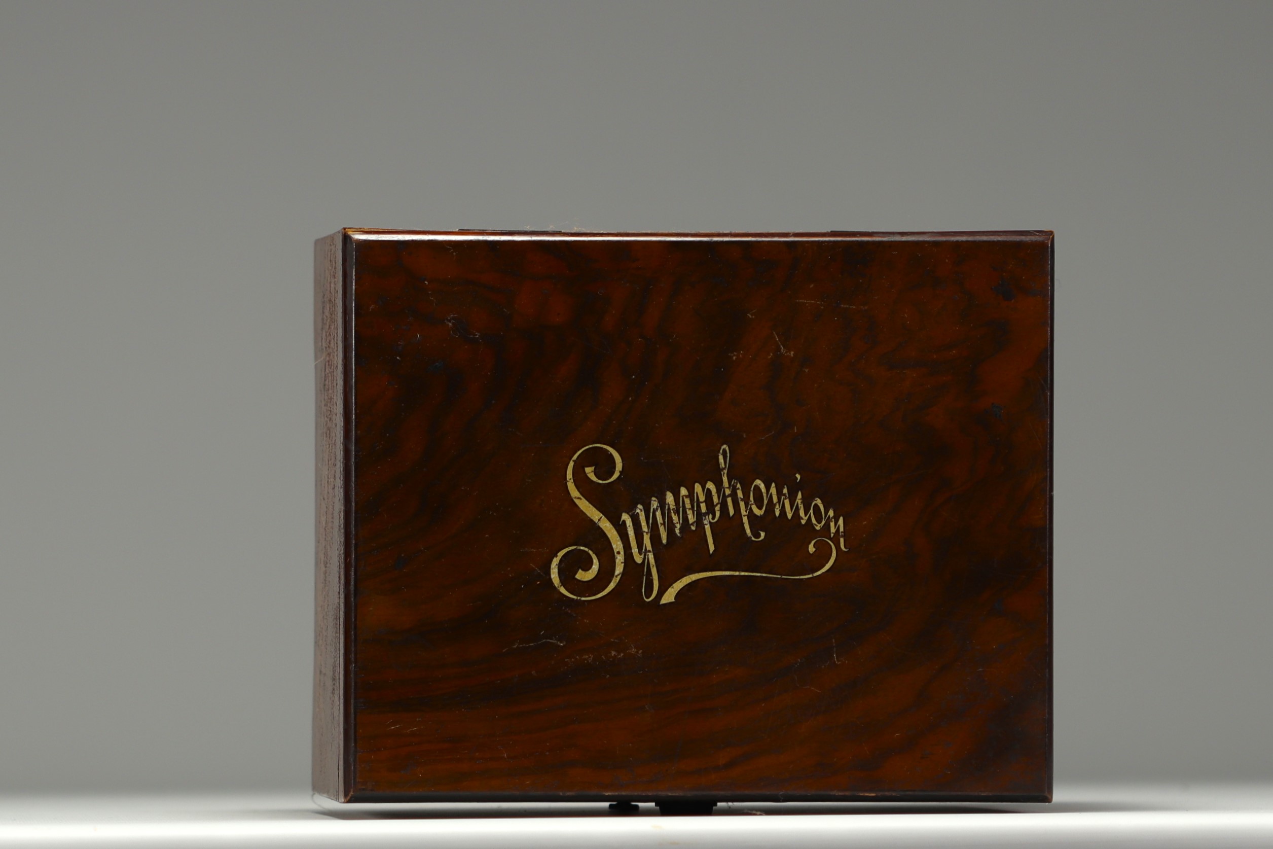 Symphonion - Walnut music box with four discs, circa 1900 - Image 3 of 4