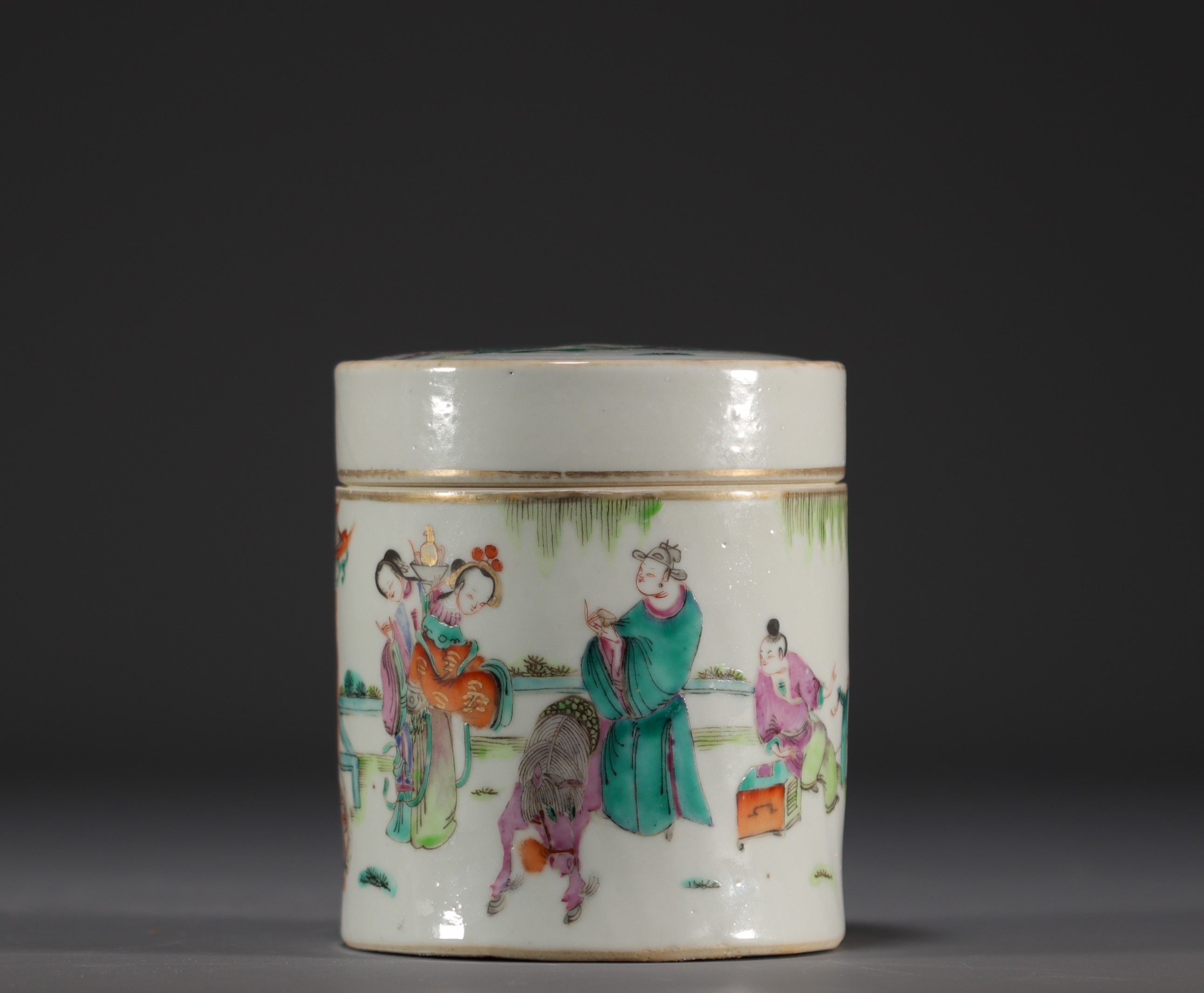 China - Famille rose porcelain box decorated with characters.