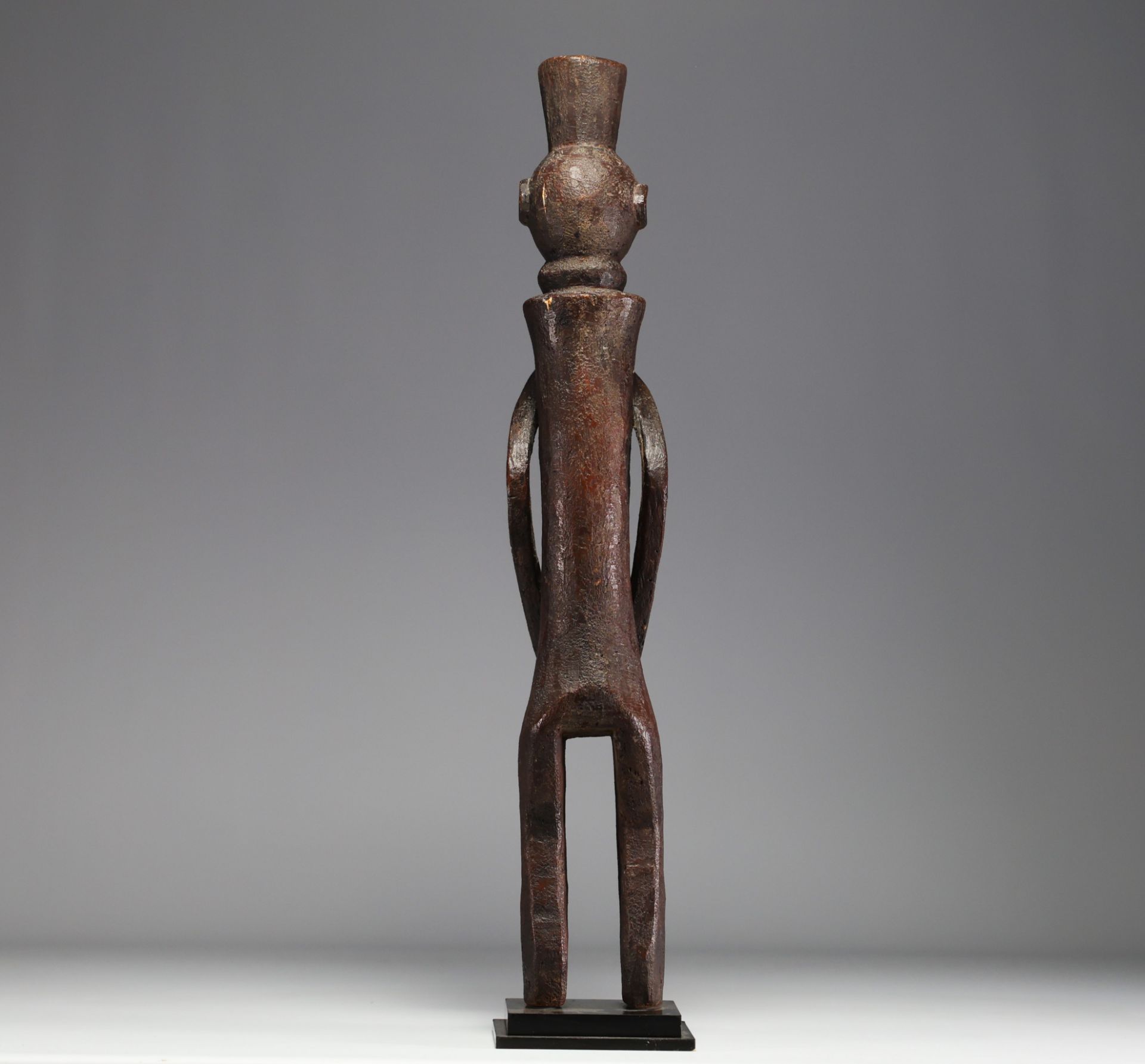 Africa Nigeria - Large carved wooden Chamba statue. - Image 4 of 4