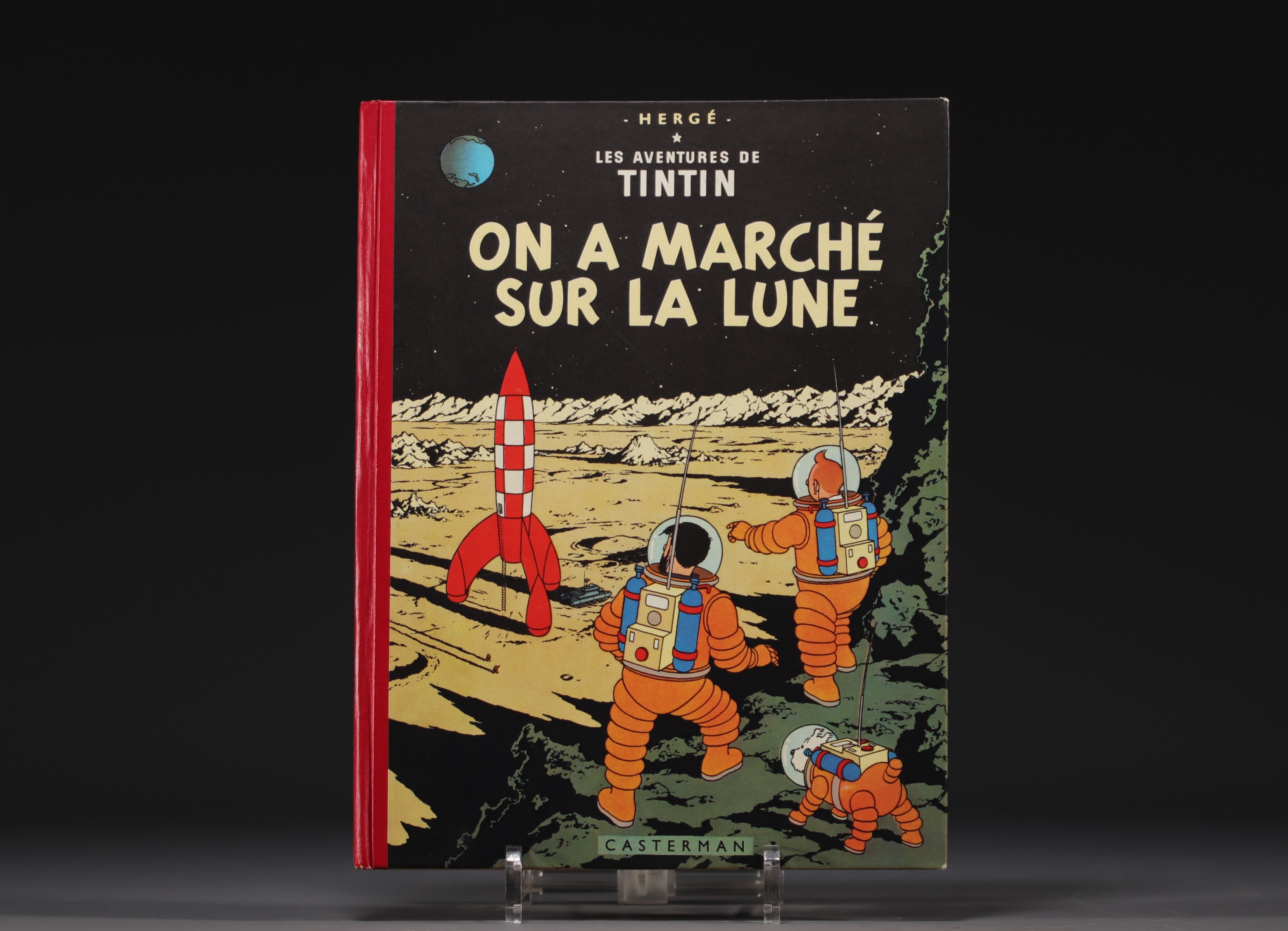 Tintin - Album "On a marche sur la lune" 1954 edition.