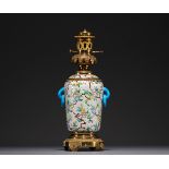 Jules VIEILLARD & Cie a Bordeaux - Enamelled earthenware oil lamp mounted on bronze, 19th century.