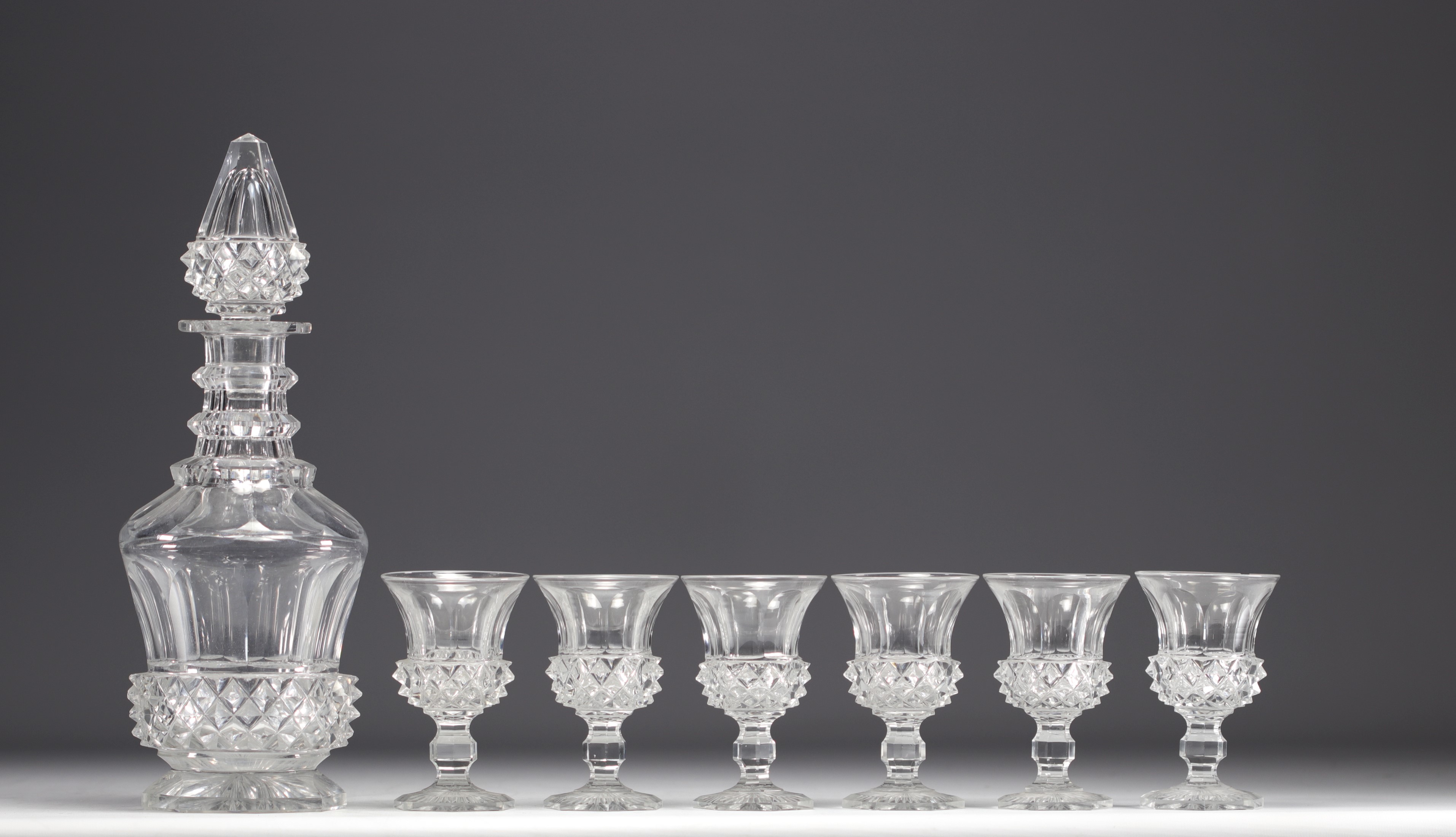 Set consisting of a jug and six glasses decorated with diamond points. - Image 3 of 3
