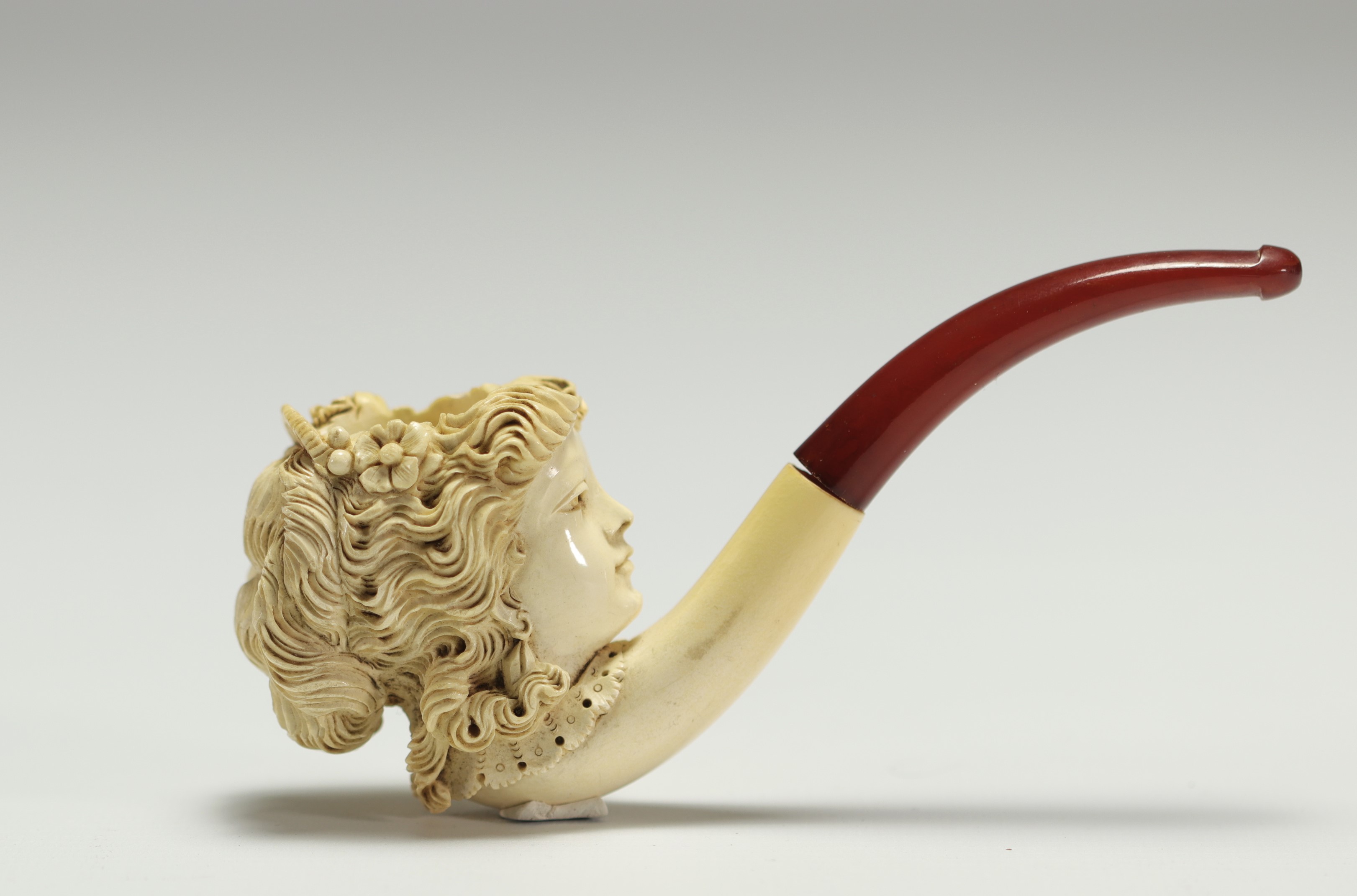 Meerschaum pipe carved with a woman's head, in its scabbard, 19th-20th century. - Image 2 of 2