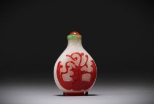 China - Multi-layered glass snuffbox decorated with a phoenix.