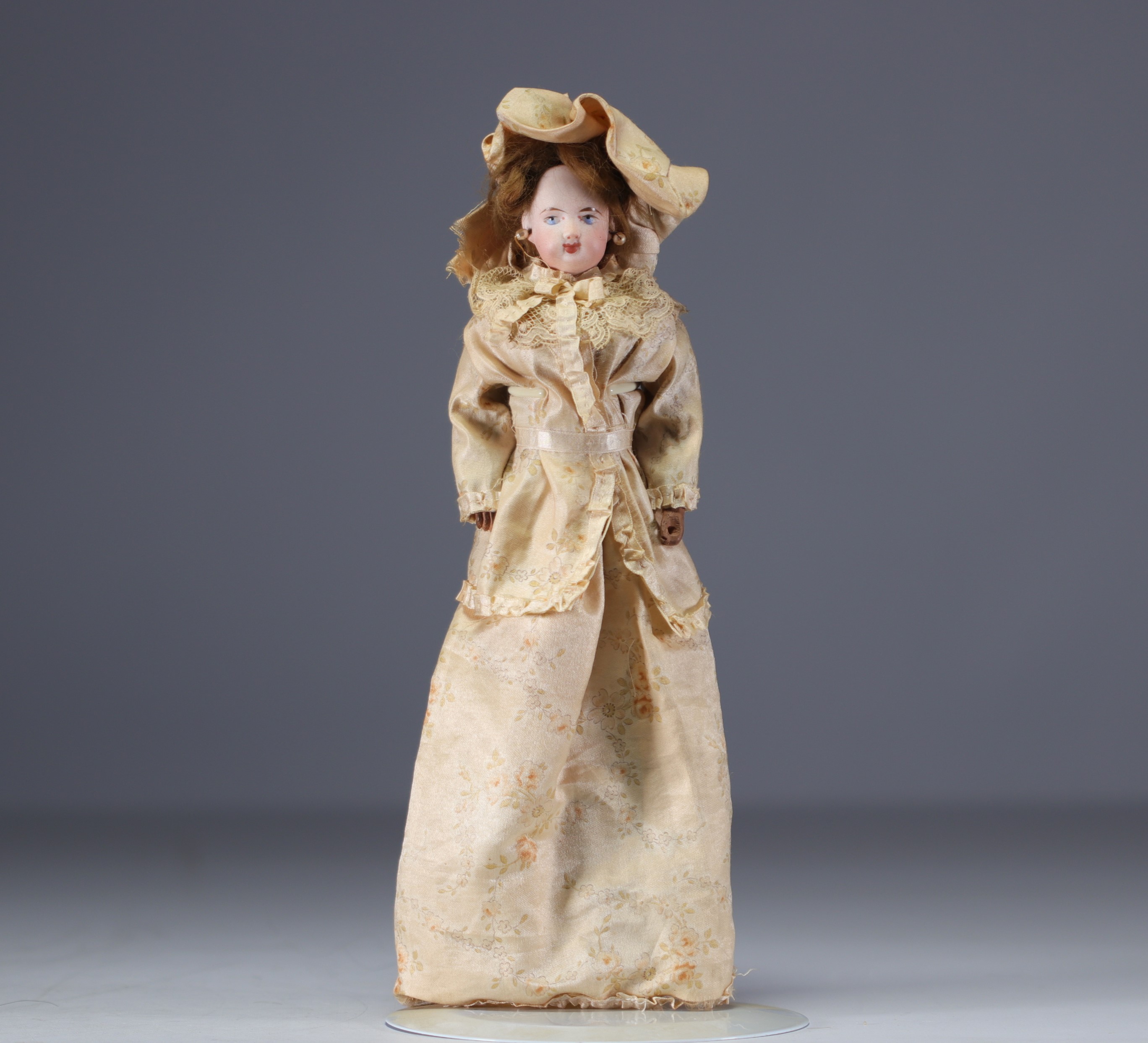 Francois GAUTHIER - Fashion doll with porcelain head nÂ° 301, canvas body, trunk with accessories, c - Image 2 of 2