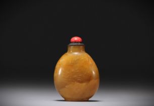 China - Brown jade snuffbox