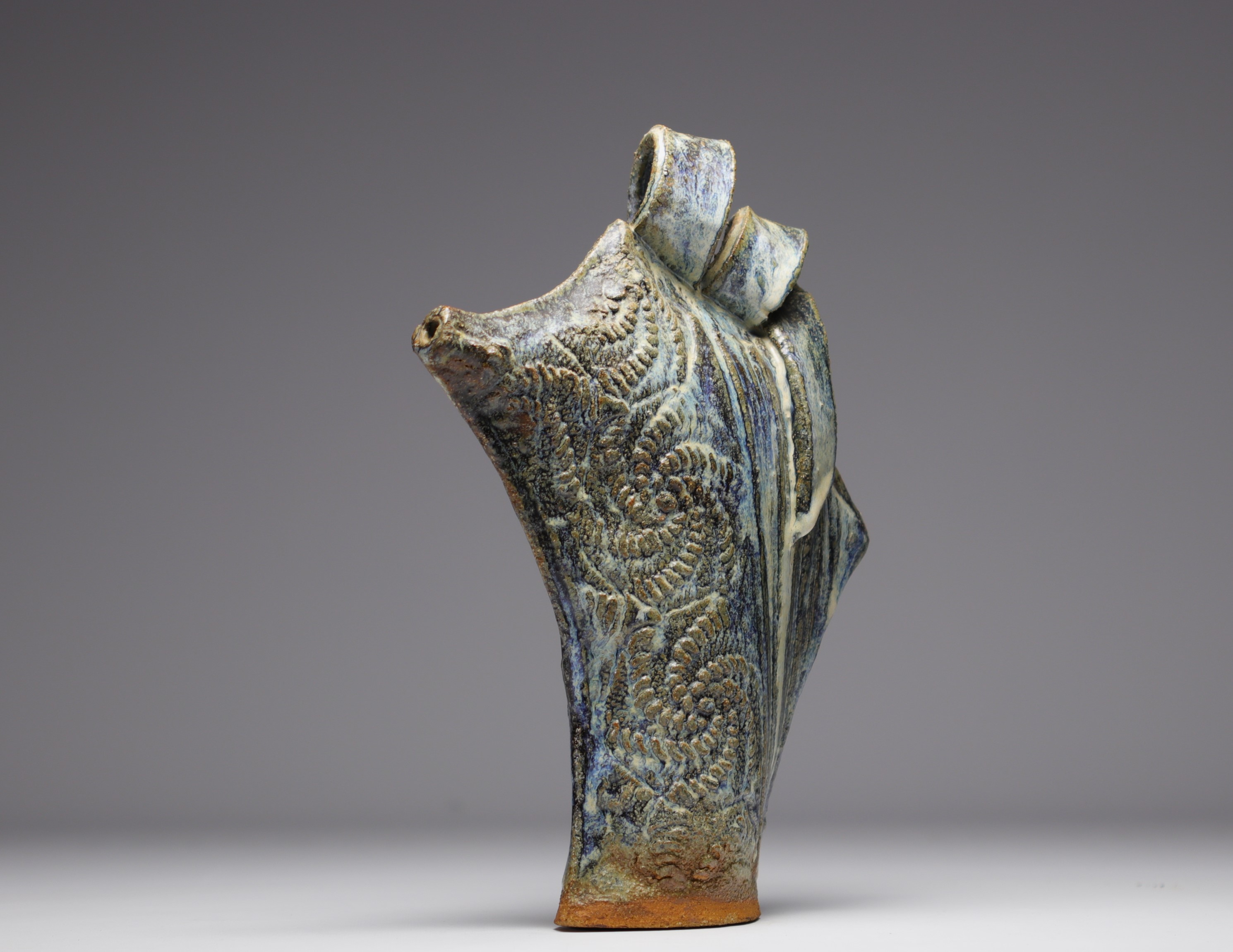 Zoomorphic sculpture in glazed terracotta, signed below the piece. - Image 3 of 5