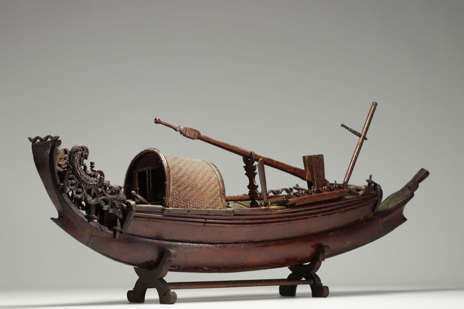 China - Carved wooden junk, 19th century. - Bild 2 aus 5