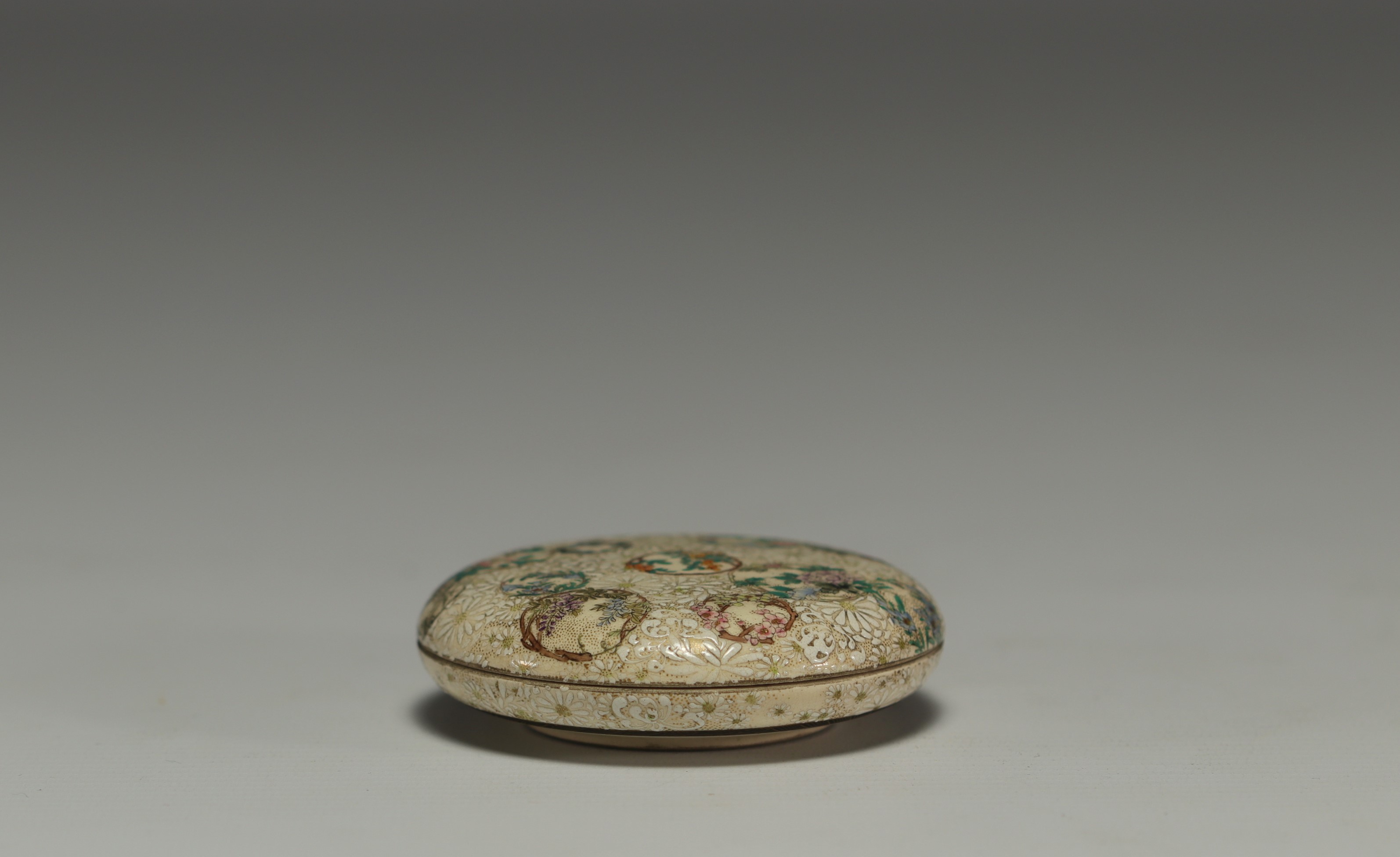 Japan - Set of four vases and an ink box. - Image 8 of 10