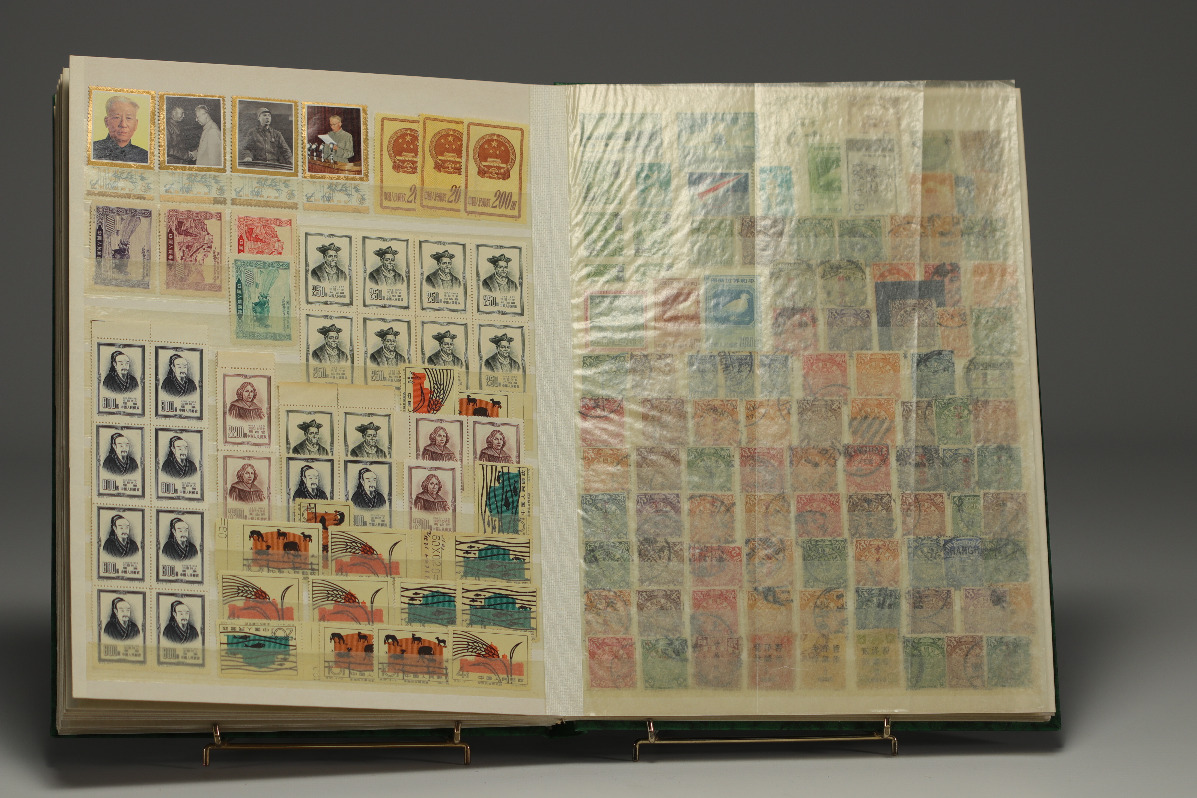 Set of 26 albums of world stamps, China, Japan, Middle East, Europe, etc. (Lot 3) - Image 13 of 17