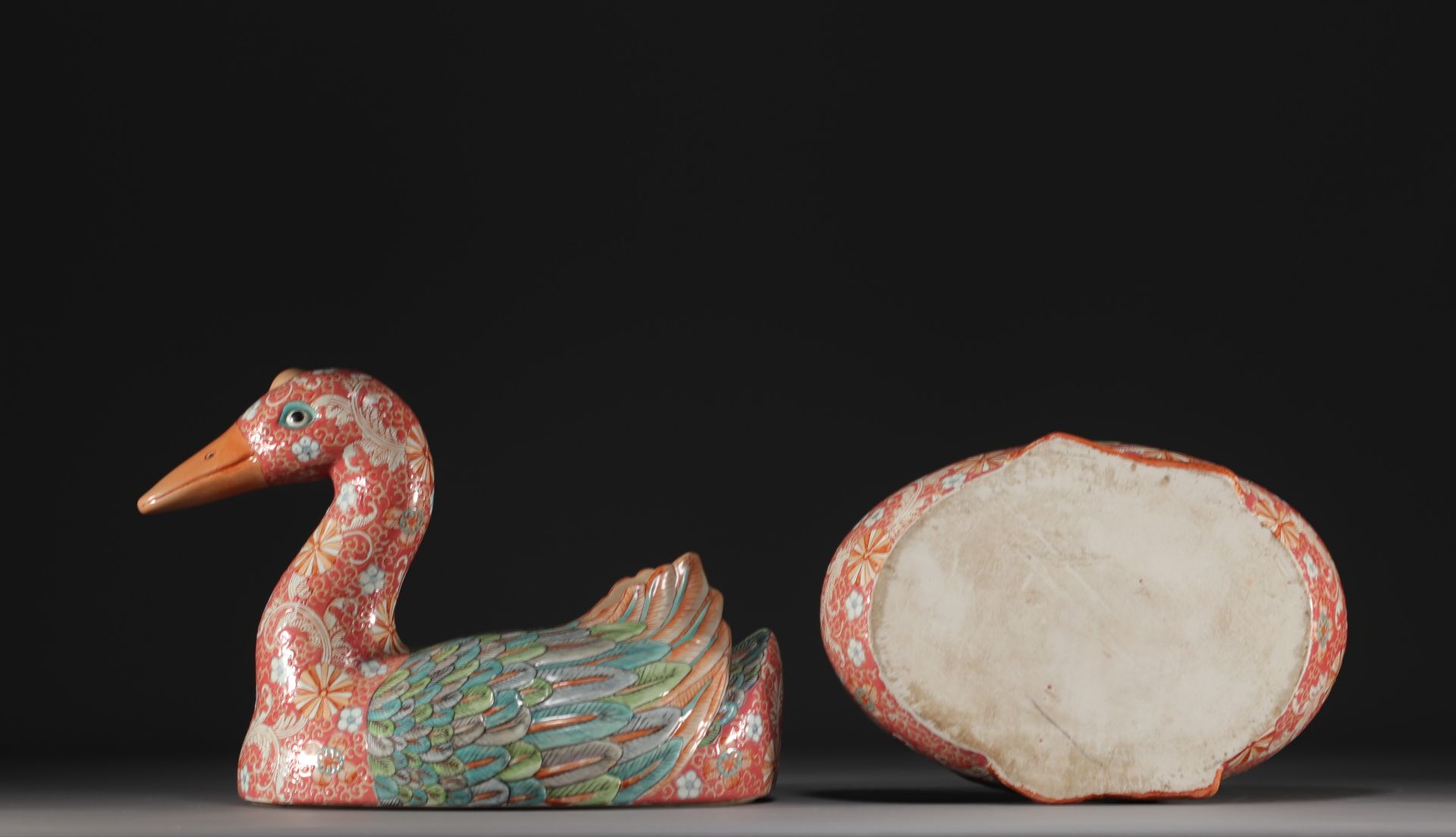 China - Duck-shaped famille rose porcelain soup tureen. - Bild 4 aus 4