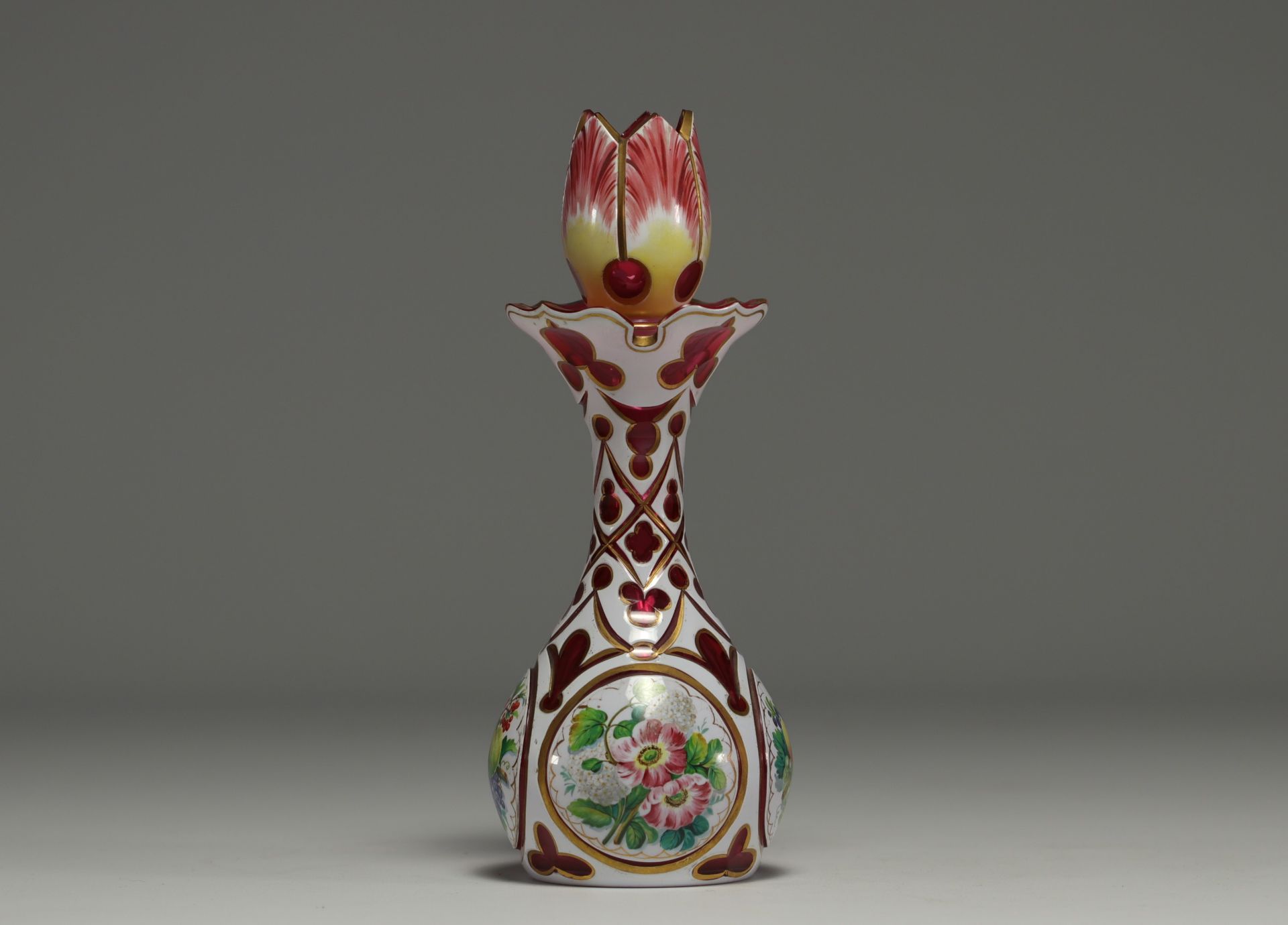 Overlay crystal decanter and stopper decorated with flowers, Napoleon III period - Bild 3 aus 4