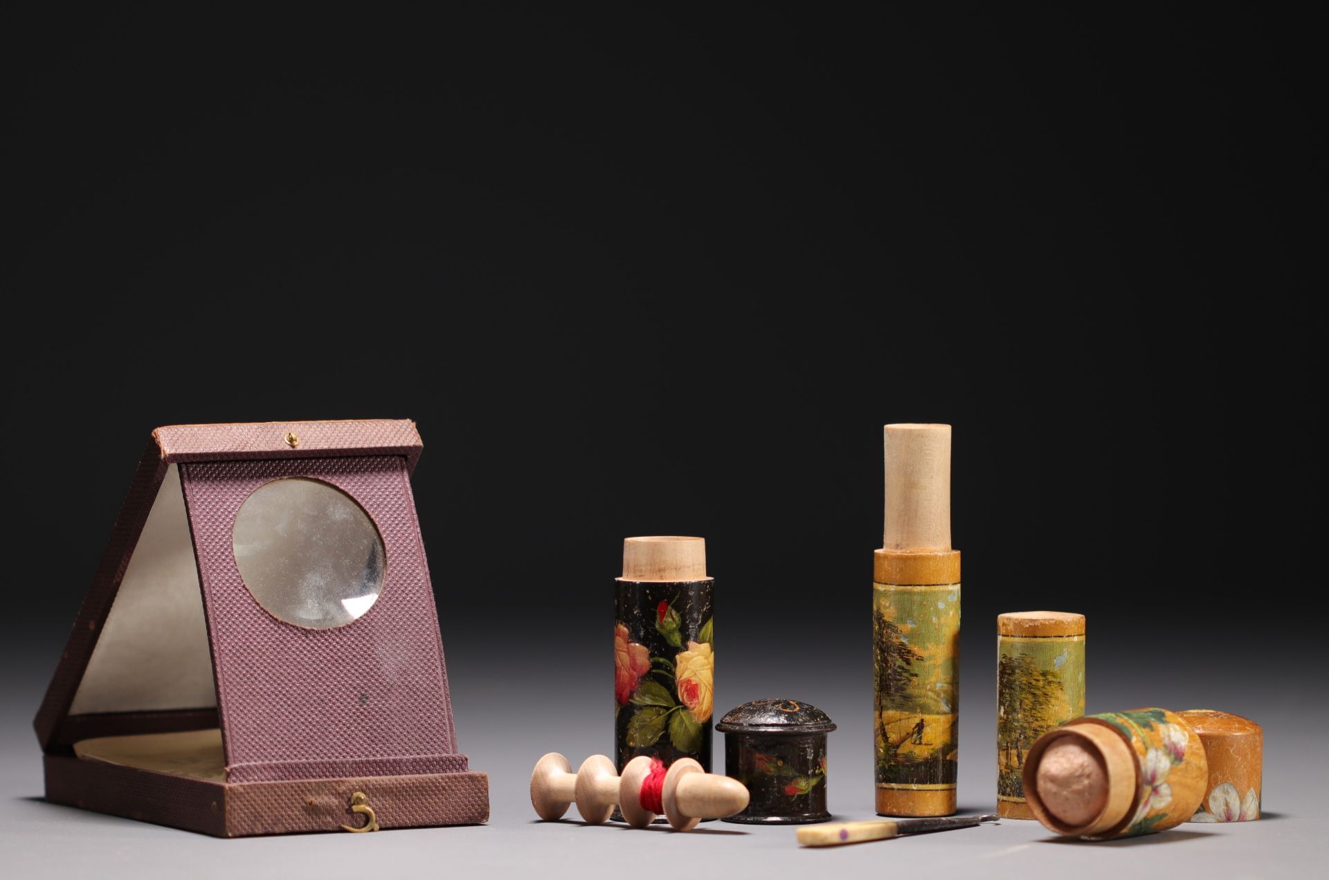 Set of four Spa boxes, a monocle graphoscope and three cylindrical sewing boxes. 19th century. - Image 2 of 2