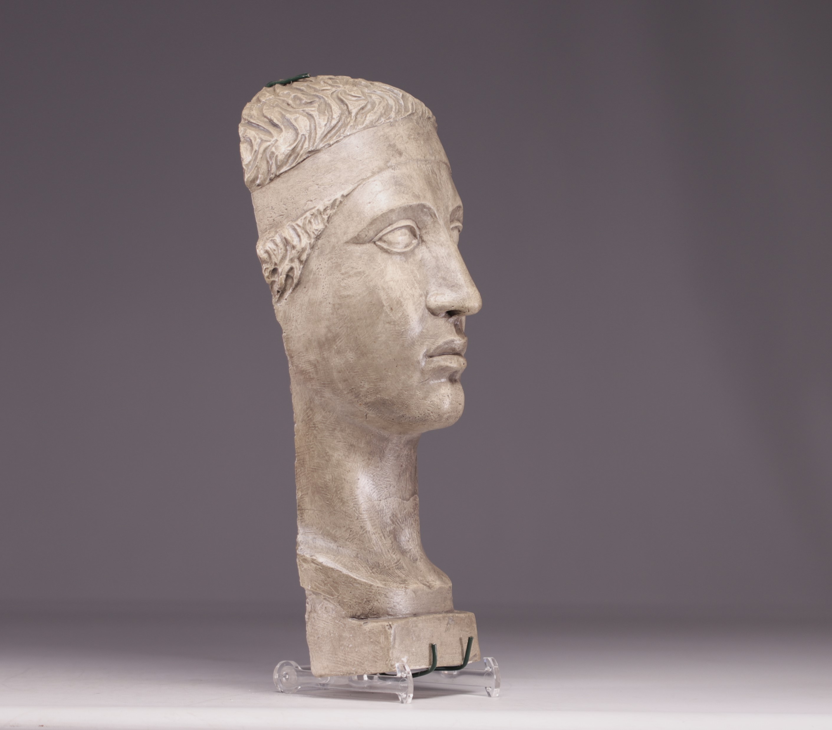 Bust of a Roman woman - Academic sculpture in plaster. - Image 2 of 2