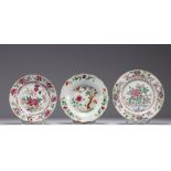 China - Set of three Famille Rose porcelain plates with floral decoration.