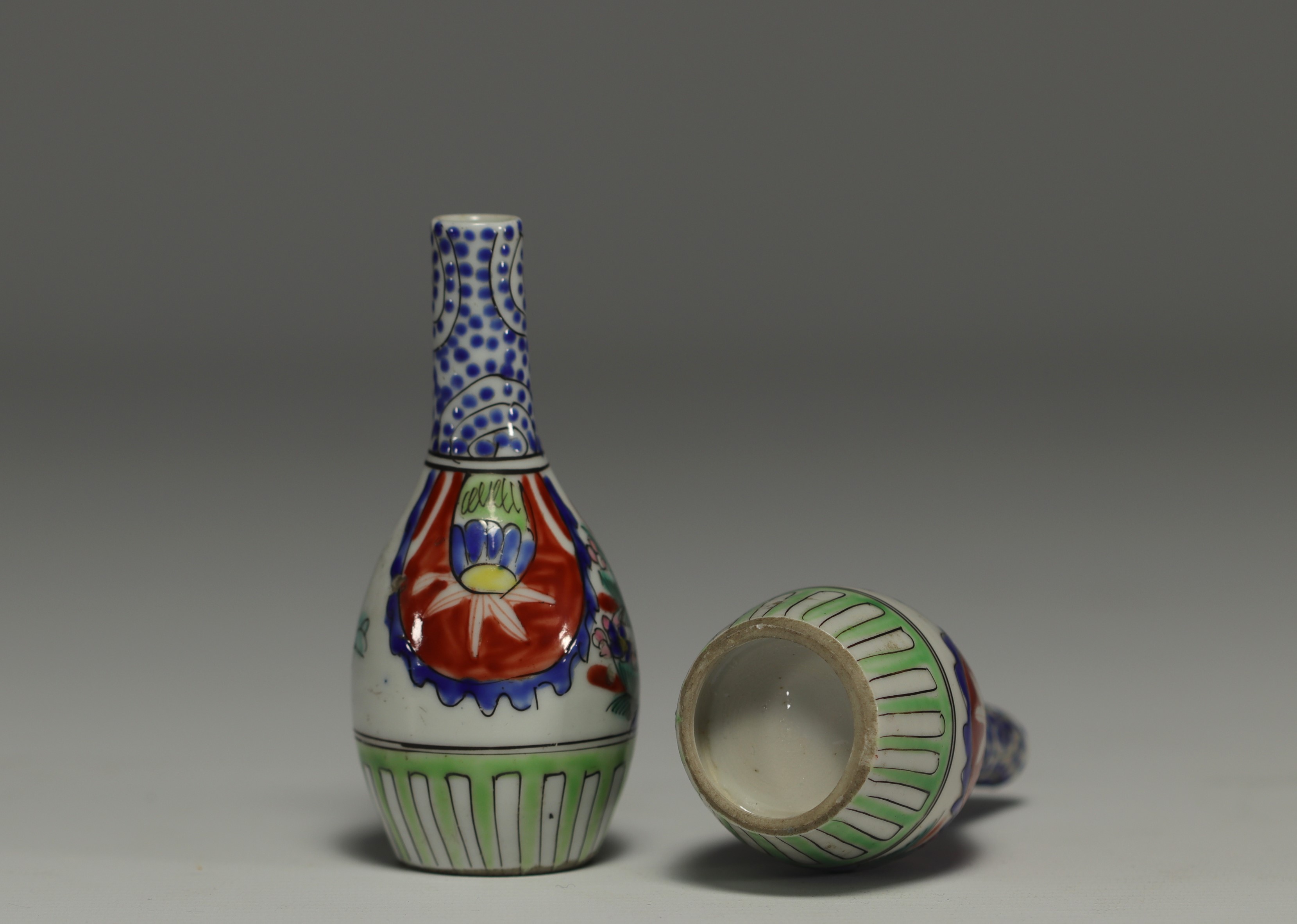 Japan - Set of four vases and an ink box. - Image 7 of 10