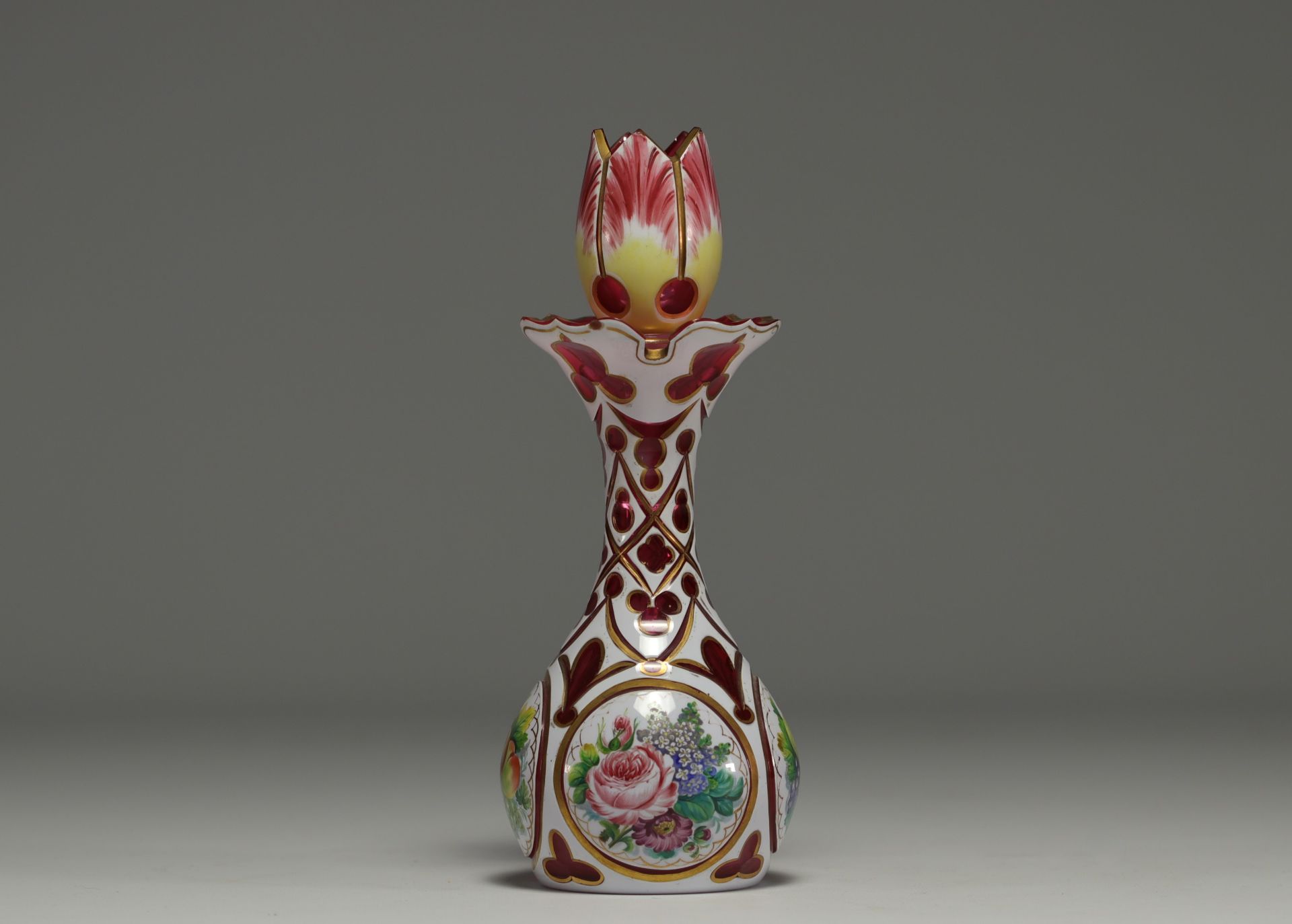 Overlay crystal decanter and stopper decorated with flowers, Napoleon III period - Bild 2 aus 4