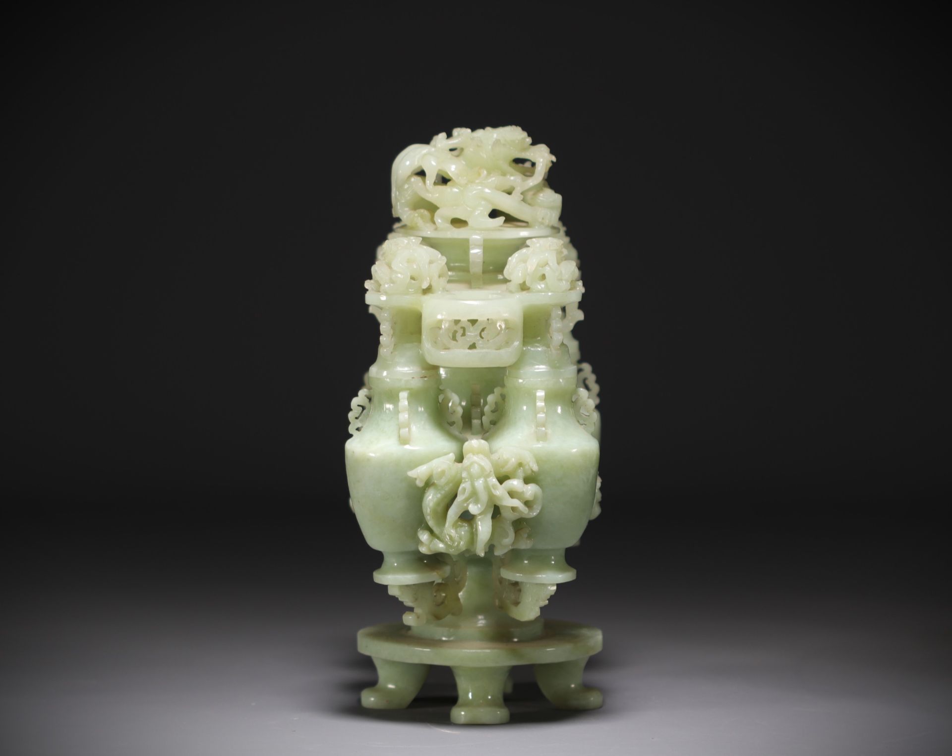 China - Large jade sculpture of covered pots decorated with dragons. - Image 2 of 5
