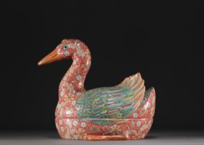 China - Duck-shaped famille rose porcelain soup tureen.