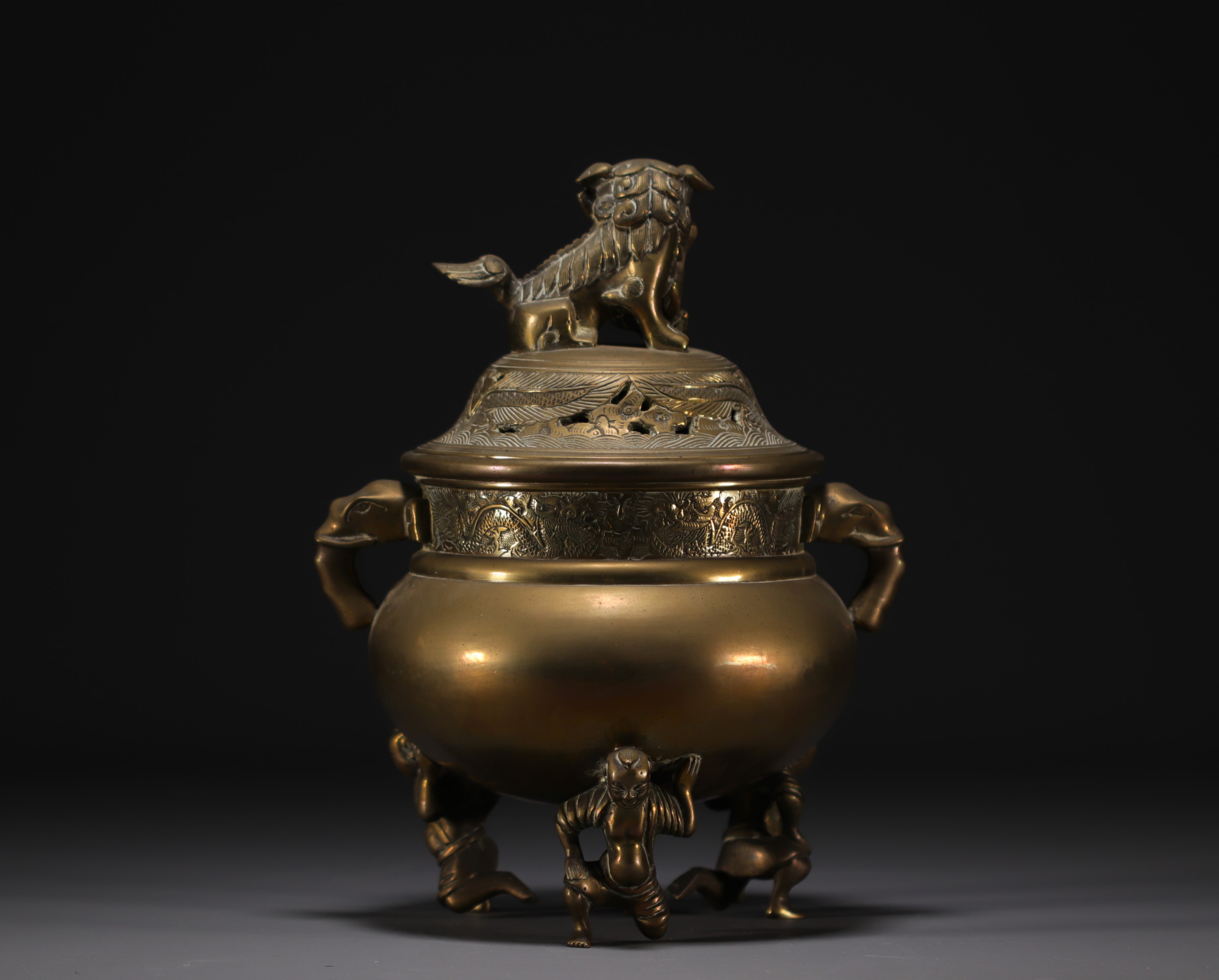 China - Bronze perfume burner, lid surmounted by a Fo Dog. - Image 4 of 5