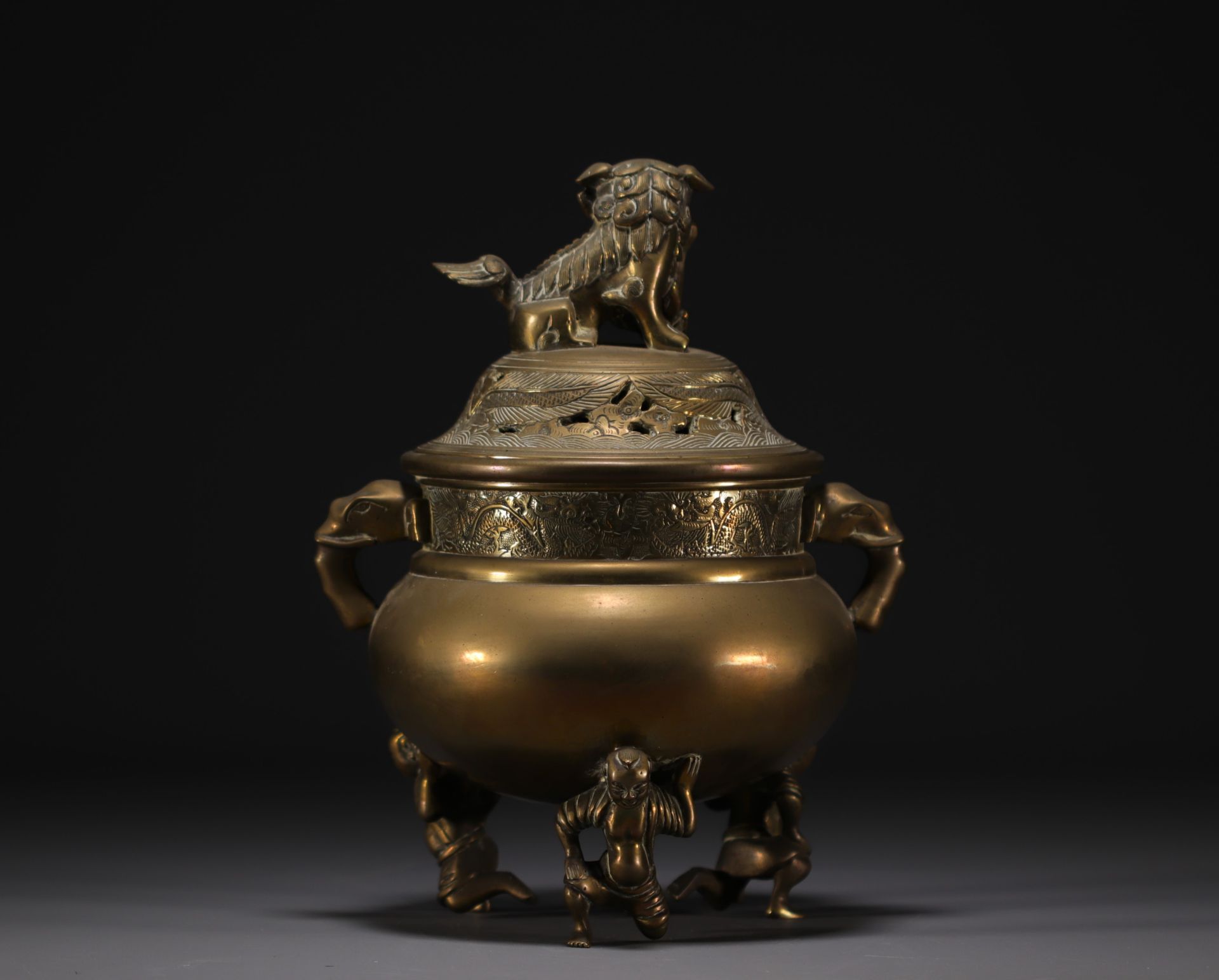 China - Bronze perfume burner, lid surmounted by a Fo Dog. - Bild 4 aus 5