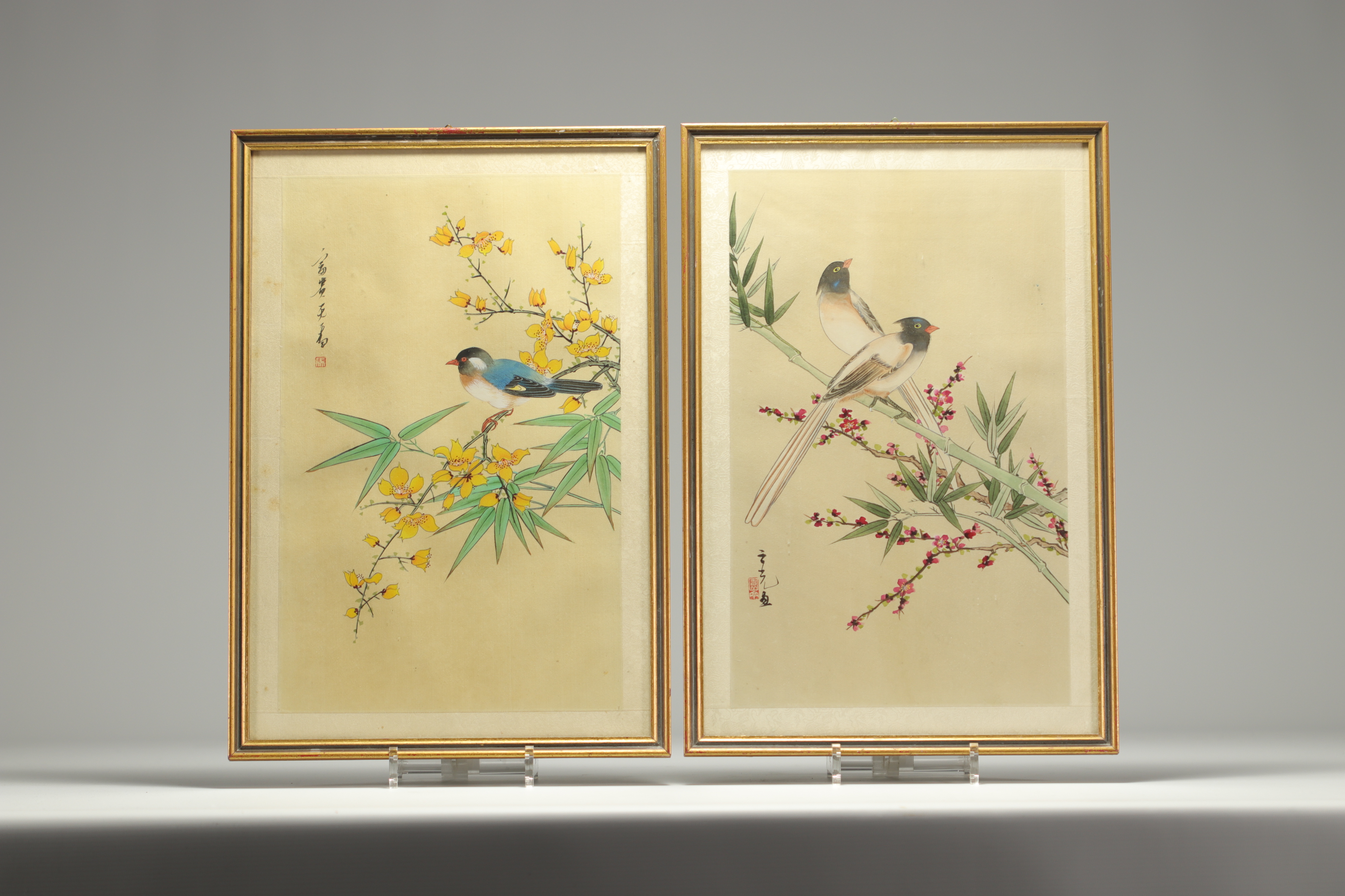 China - Set of two bird prints on rice paper. - Image 2 of 2