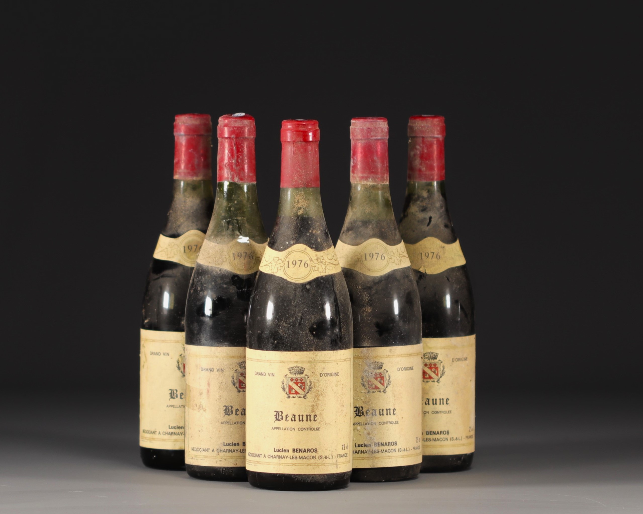 Lot of 5 bottles of wine "Beaune" 1976 Lucien BENAROS, Burgundy.