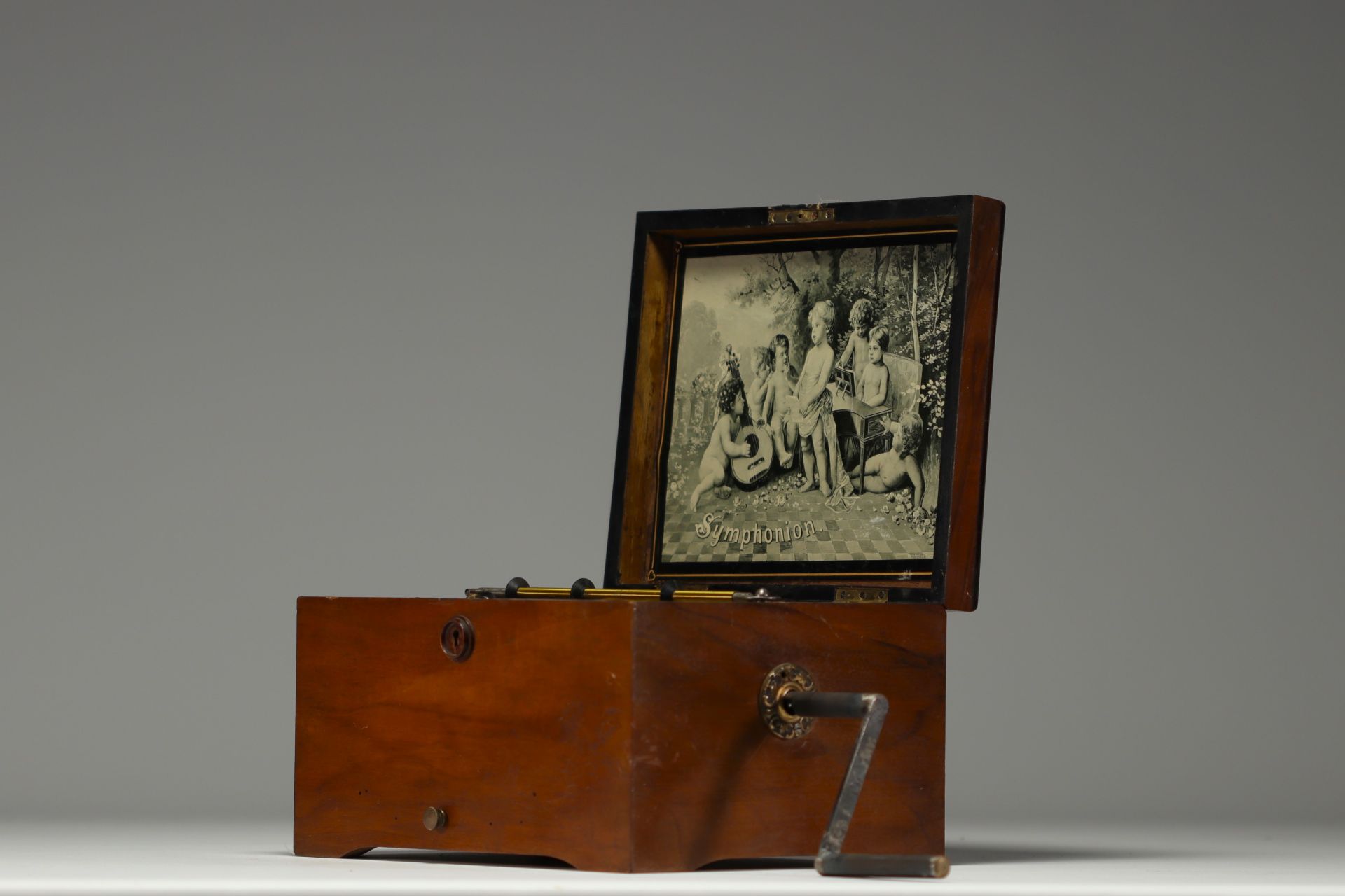 Symphonion - Walnut music box with four discs, circa 1900