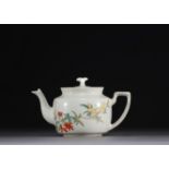 China - Jiangxi porcelain teapot with floral decoration, early 20th century.