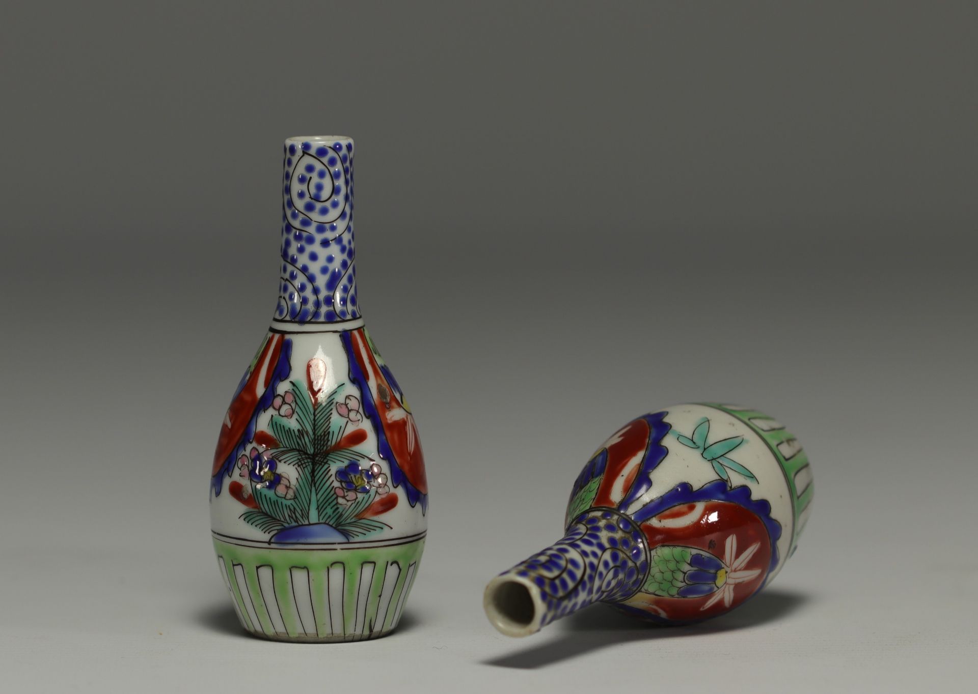 Japan - Set of four vases and an ink box. - Bild 6 aus 10