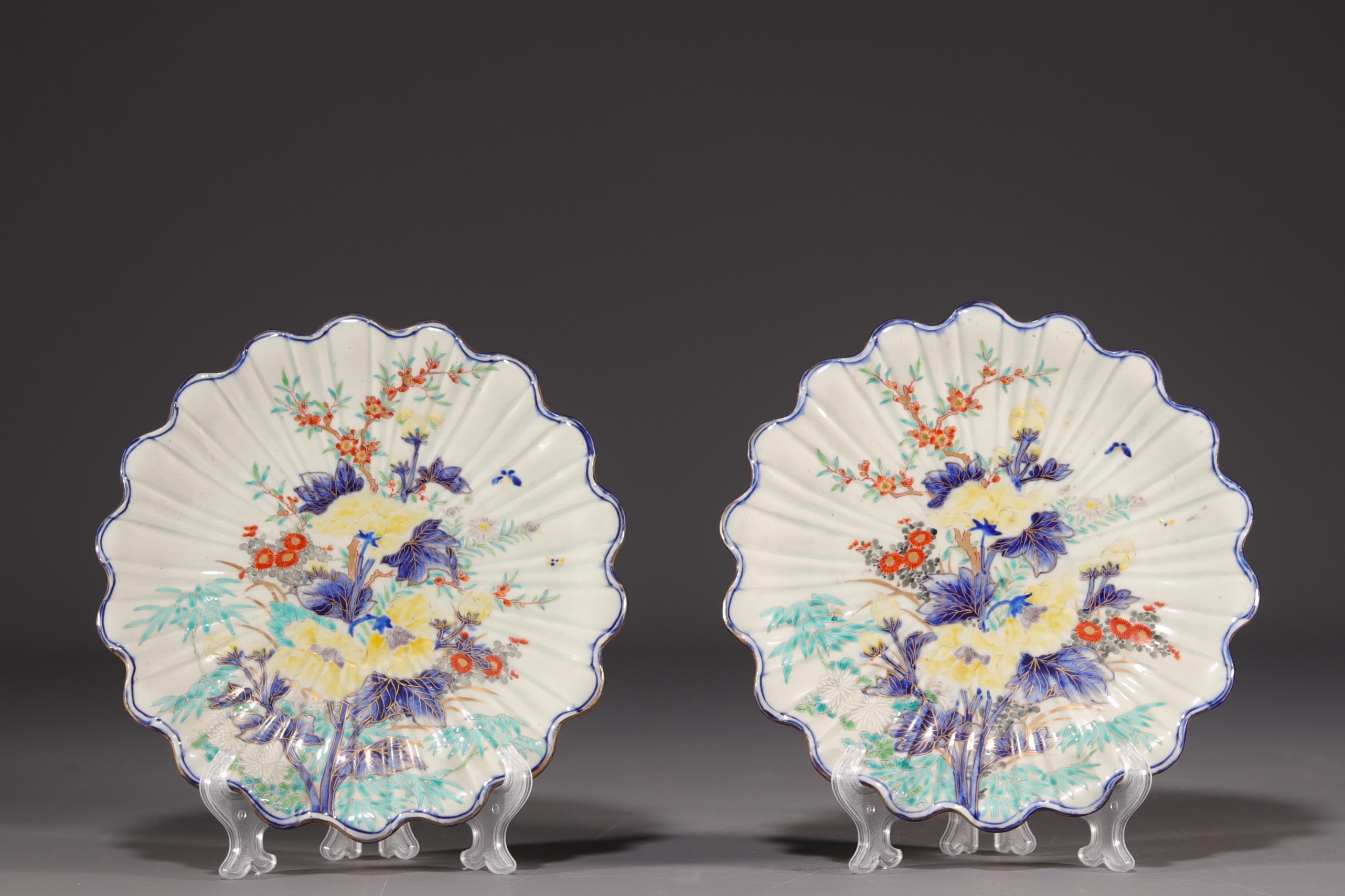 Japan - Set of two Fukushima porcelain dishes.