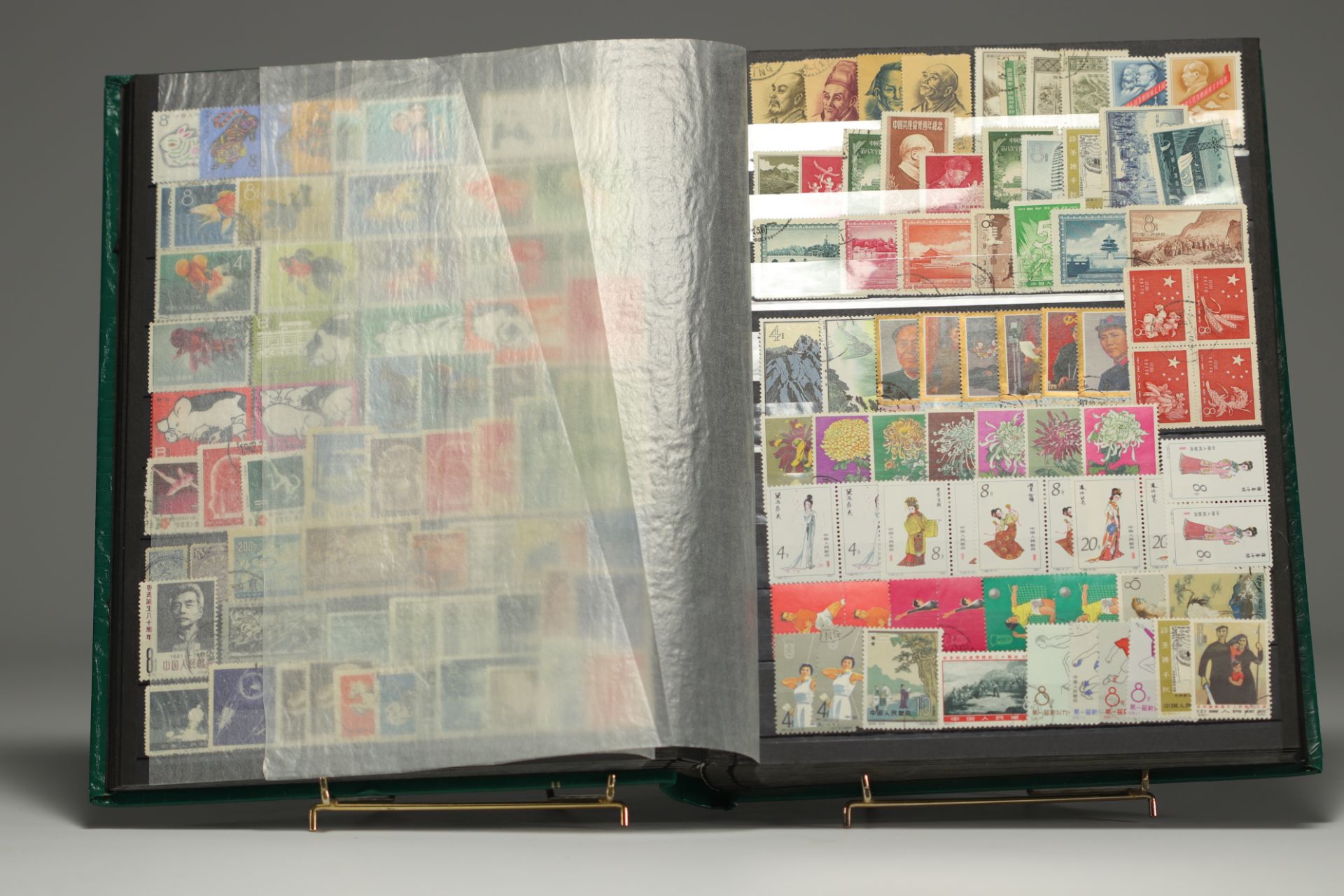 Set of 21 albums of world stamps, China, Japan, Middle East, Europe, etc. (Batch 1) - Image 12 of 14