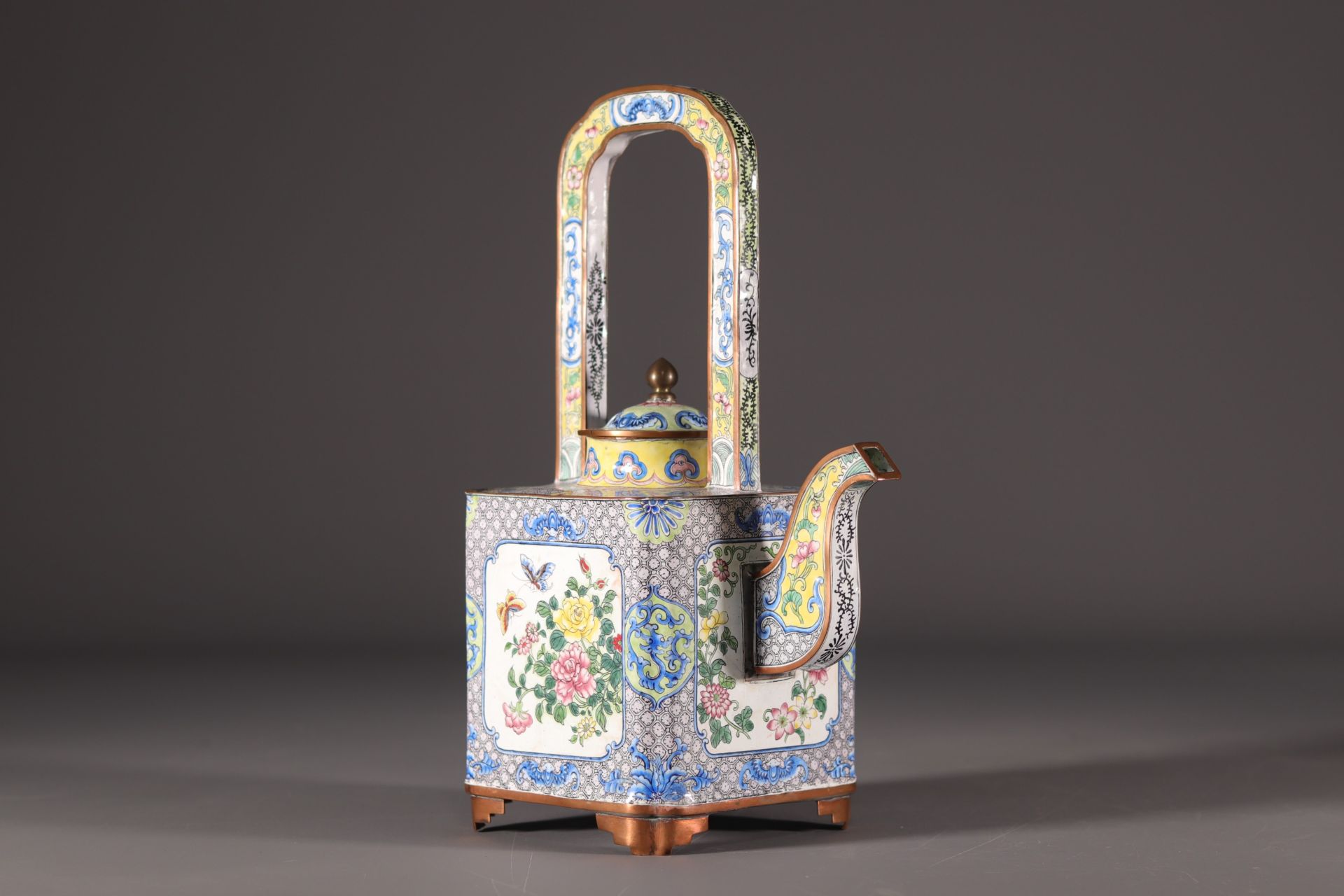 China - Large cloisonne enamel teapot with floral design. - Bild 2 aus 5