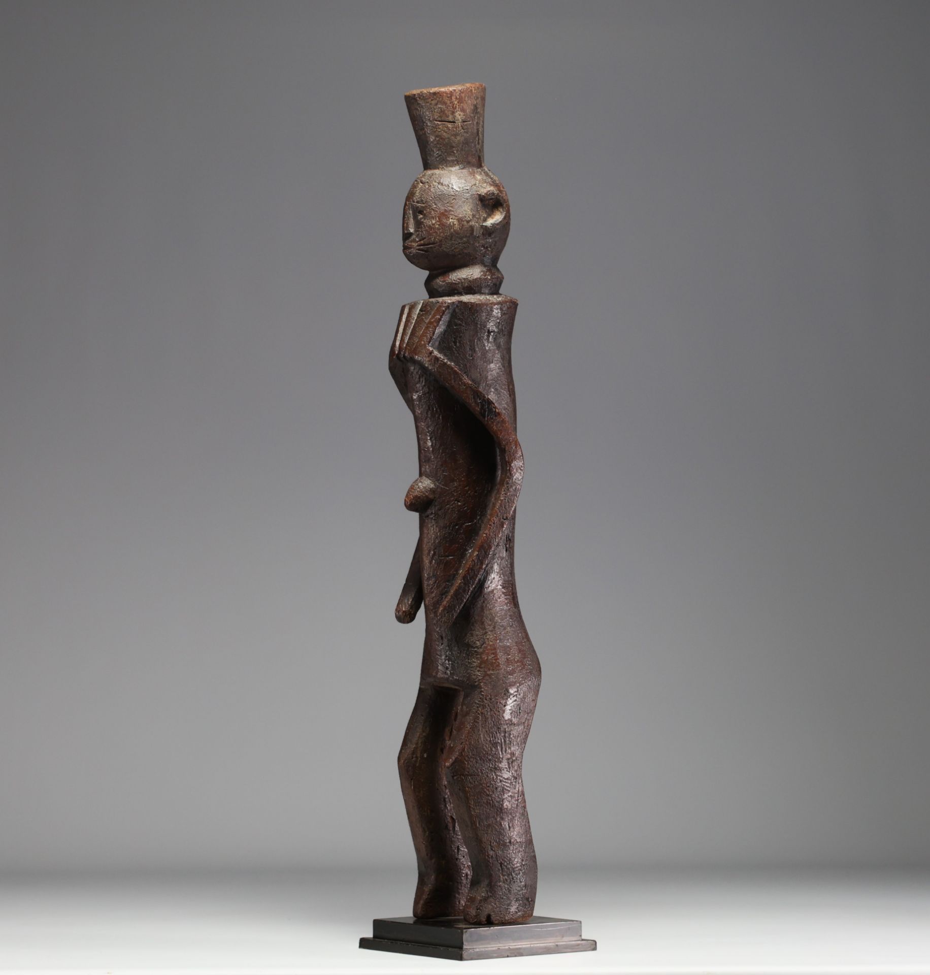 Africa Nigeria - Large carved wooden Chamba statue. - Image 2 of 4
