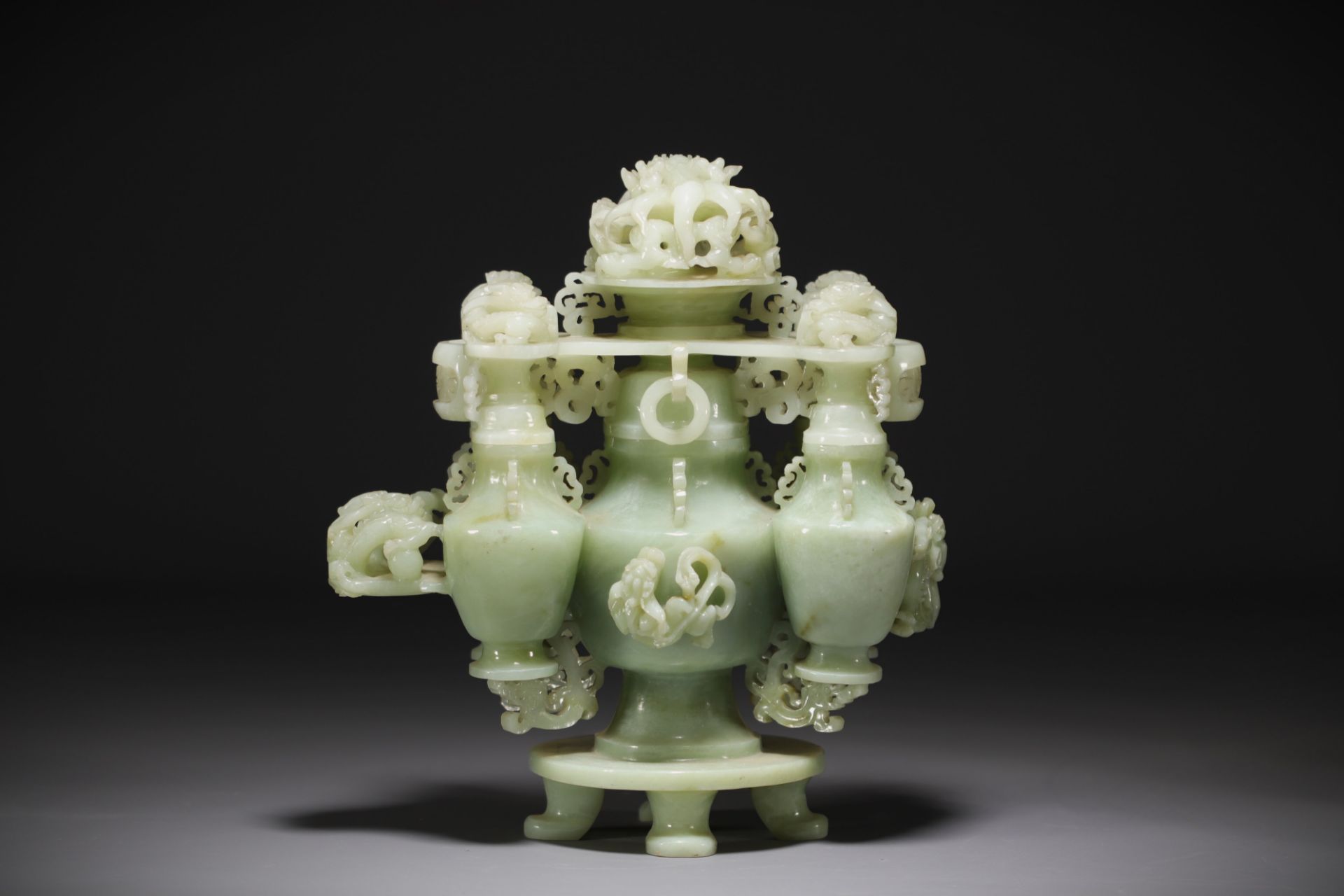 China - Large jade sculpture of covered pots decorated with dragons. - Image 4 of 5