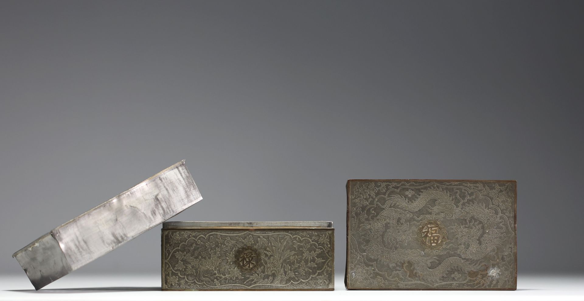 China - Pewter and copper tobacco drying case with dragon decoration, late 19th century. - Bild 4 aus 4