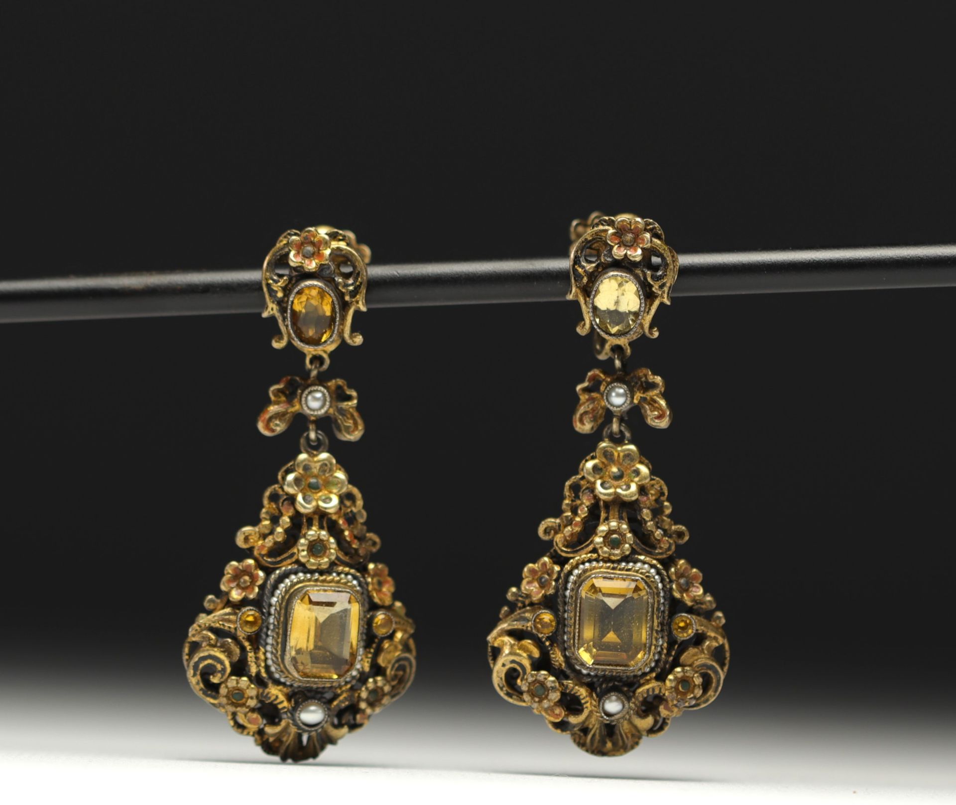 Pair of vermeil and citrine earrings, circa 1900 - Bild 2 aus 2