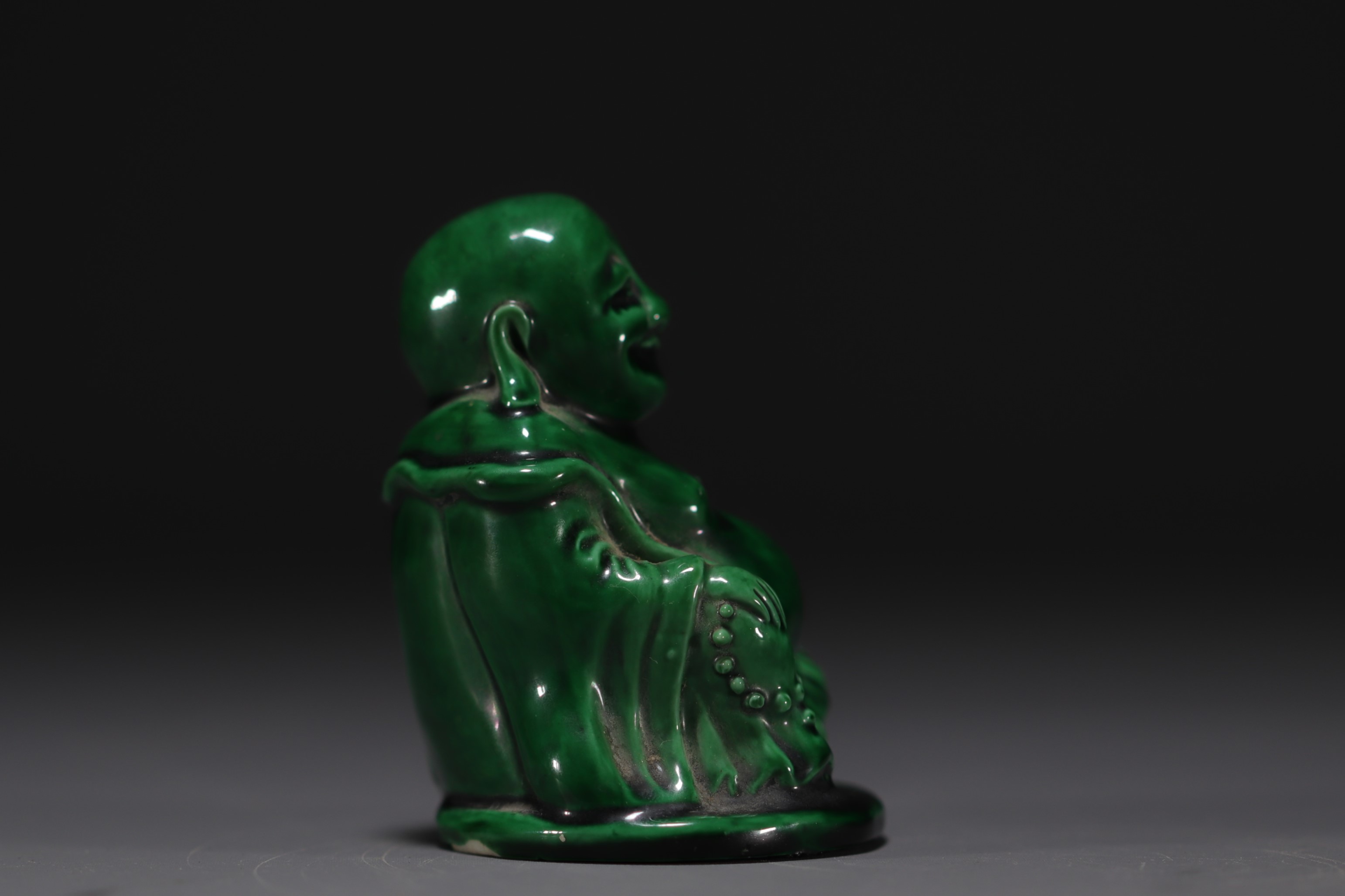 China - Buddha in green monochrome porcelain. - Image 3 of 5