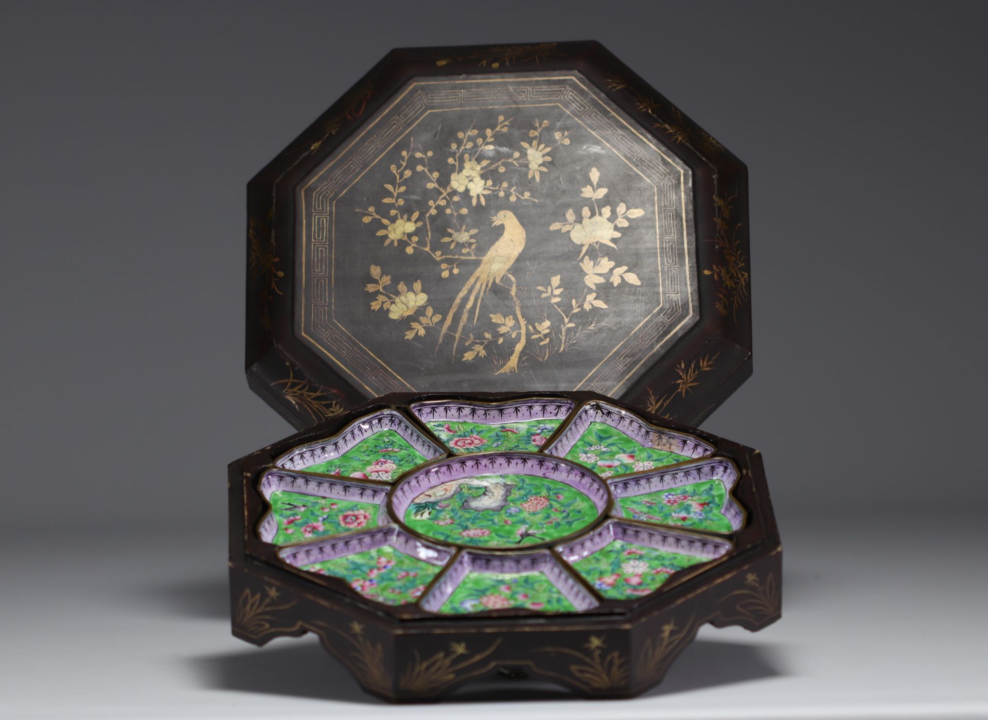 China - Set of cloisonne enamel dishes with floral and bird decor in original lacquer box, 19th cent