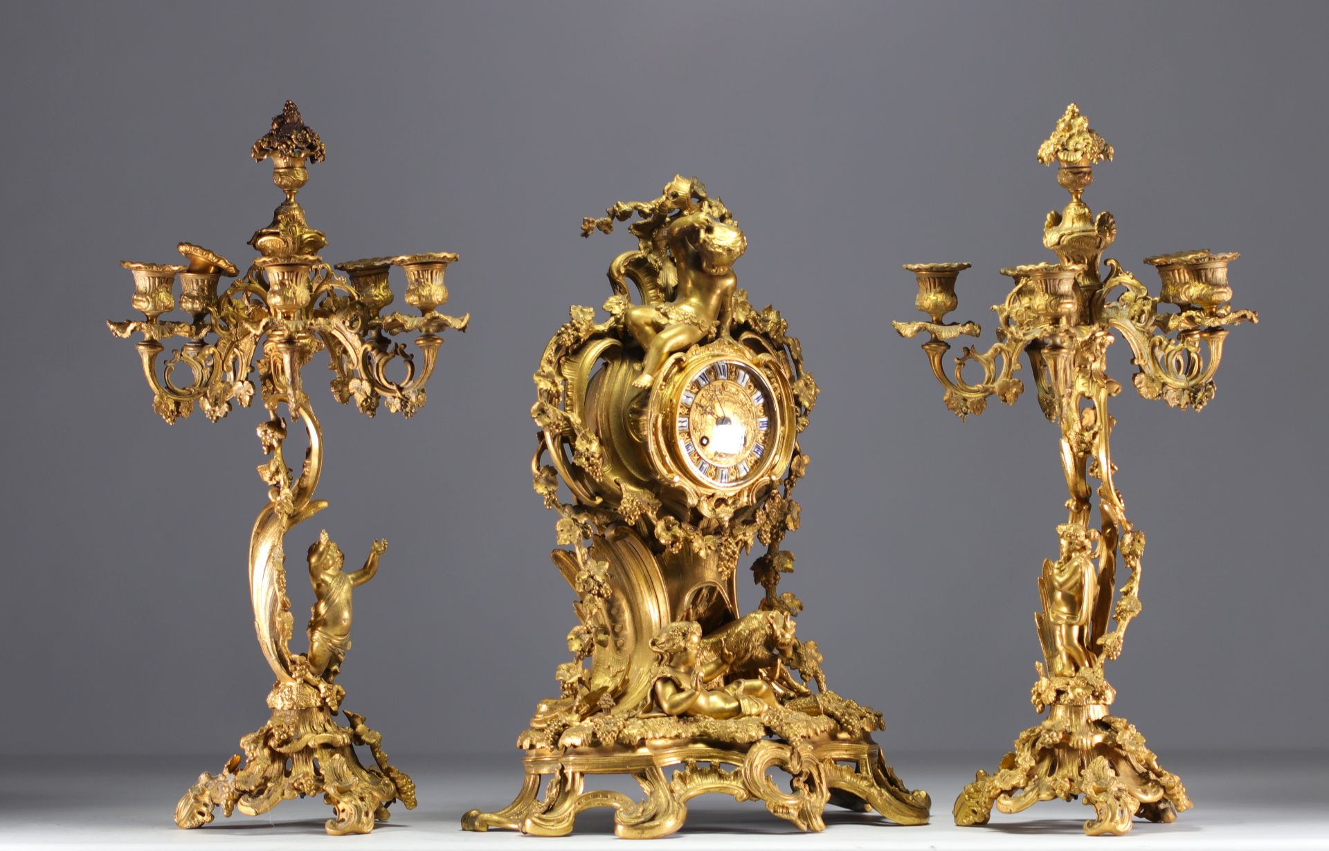 Louis XV style gilt bronze mantelpiece and candelabra, 19th century. - Bild 3 aus 6