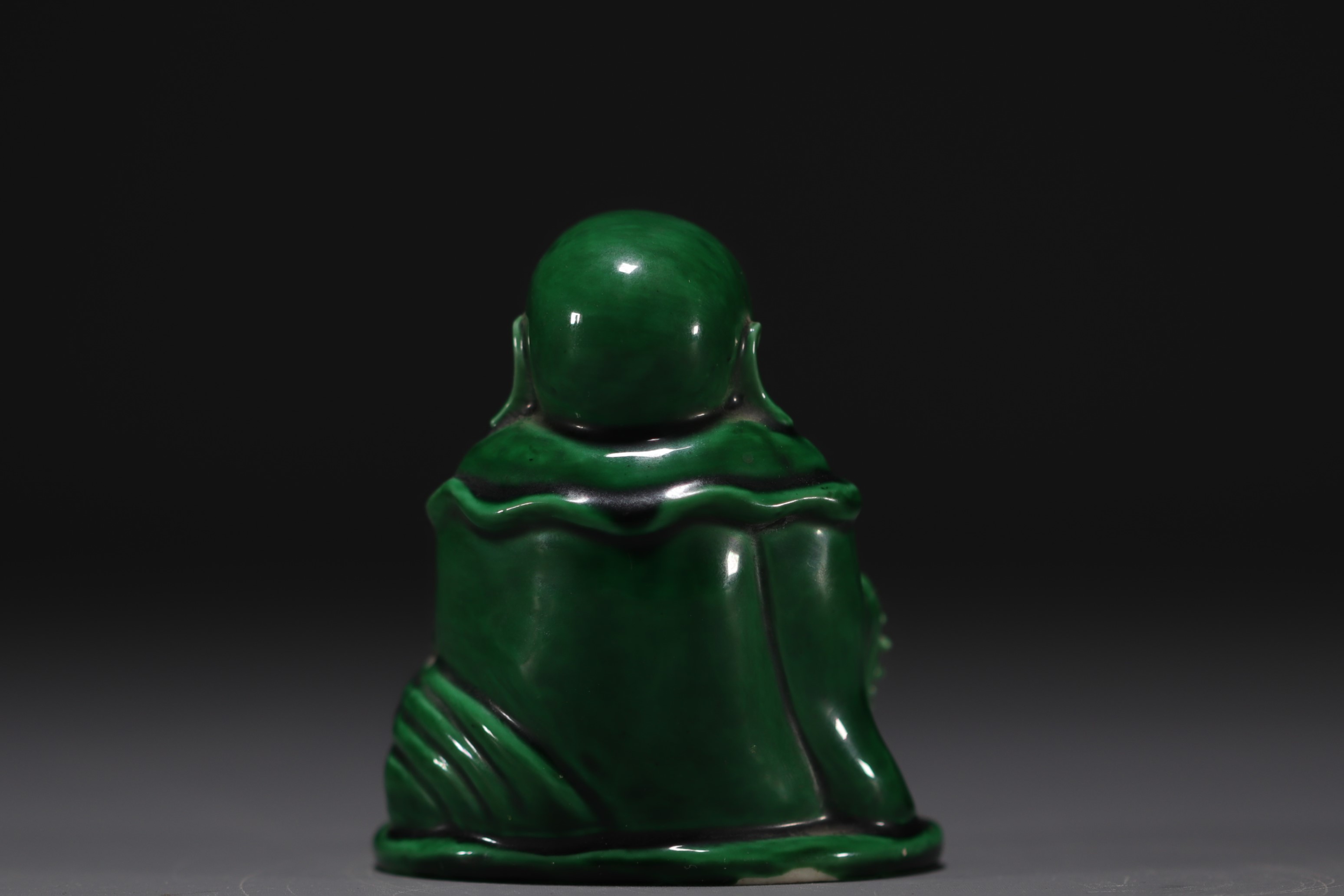 China - Buddha in green monochrome porcelain. - Image 4 of 5