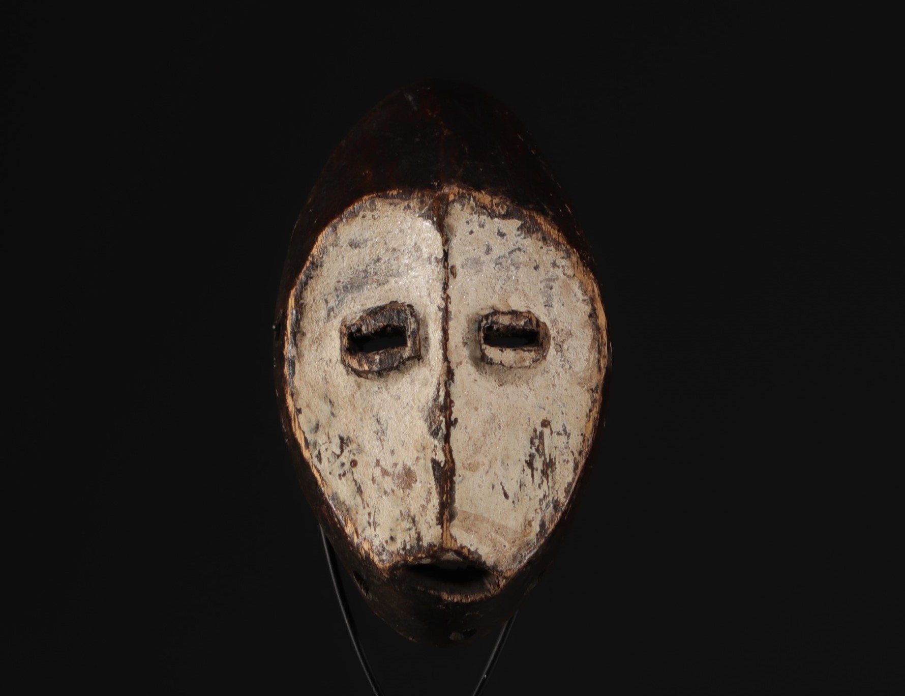 DRC - Lega mask in sculpted wood and pigments - Michel Boulanger Collection Liege - Image 4 of 4