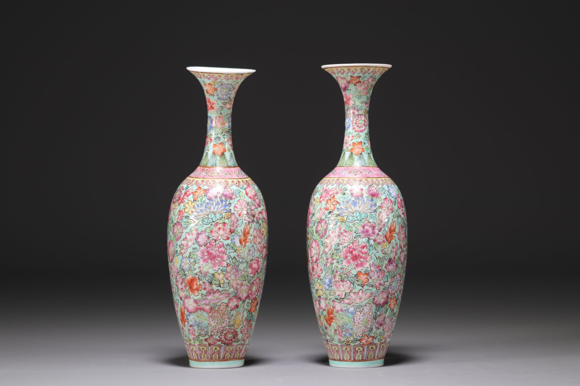 China - A pair of eggshell porcelain vases with floral decoration. - Image 3 of 5