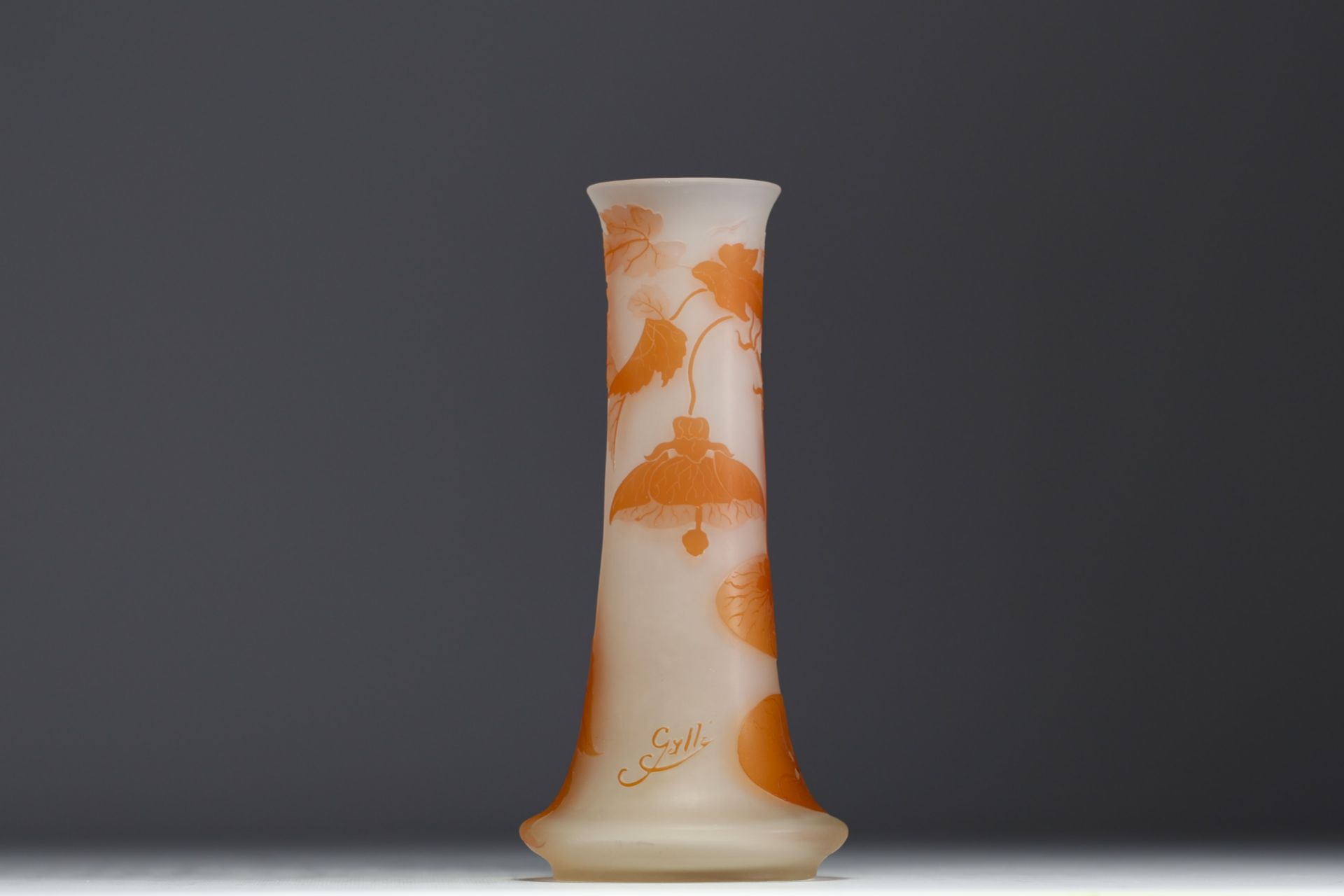 Emile GALLE (1846-1904) Acid-etched multi-layered vase decorated with orange flowers, signed. - Bild 2 aus 4