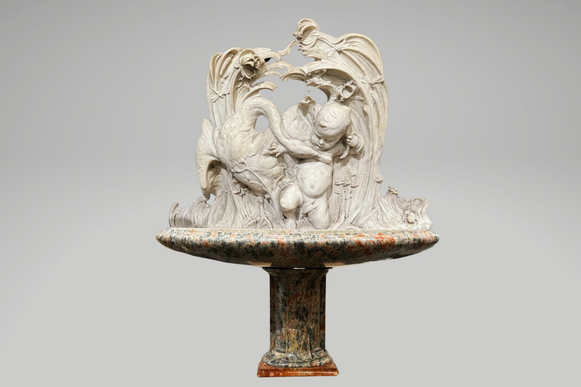 Egide ROMBAUX (1865-1942) Exceptional Art Nouveau fountain in Carrara marble, signed. - Bild 3 aus 5