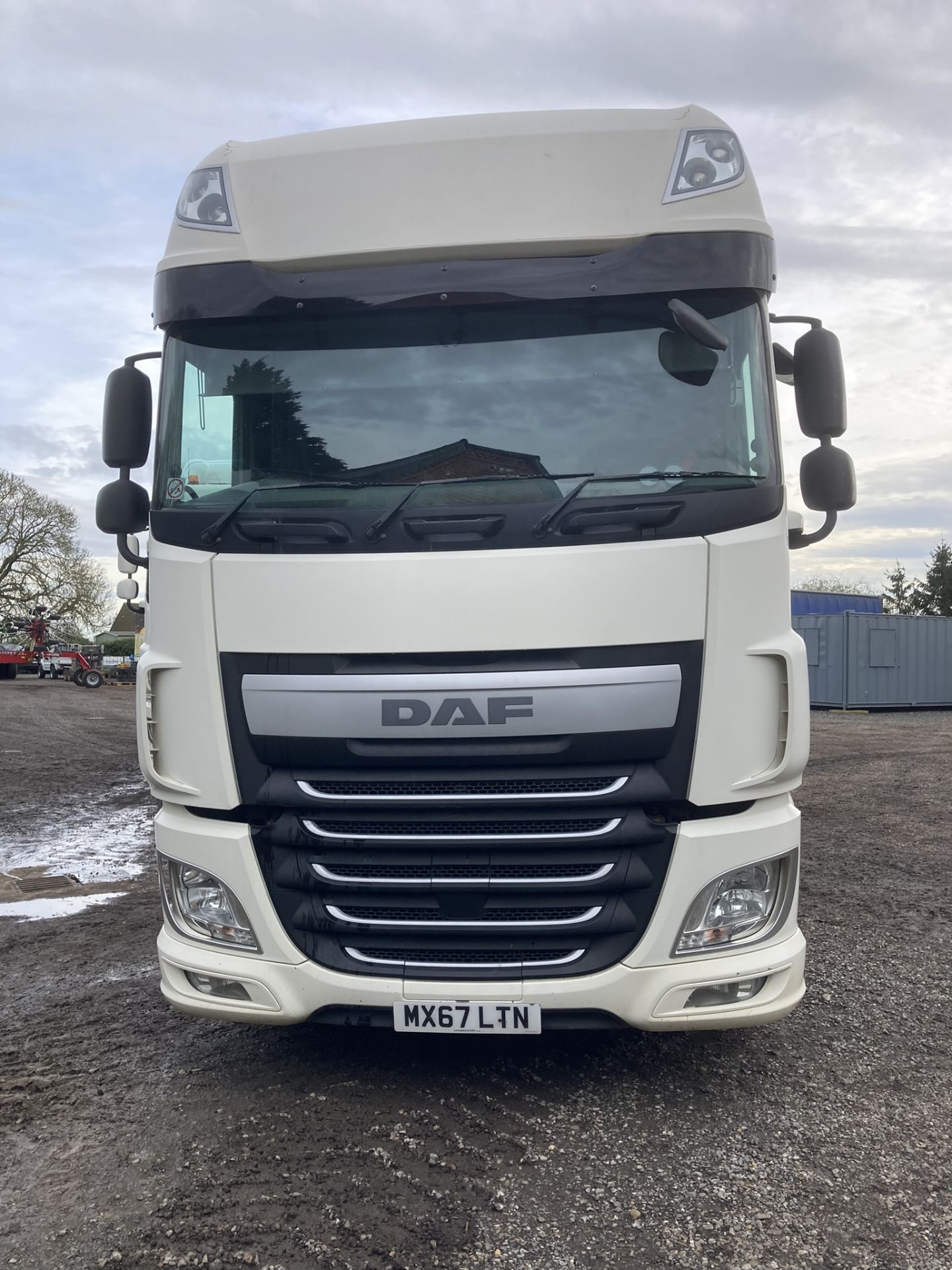 2017 DAF XF 510 SuperSpace Euro 6 6 x 2 Tractor Unit (MX67 LTN), VIN: XLRTGH4300G178073, Odometer