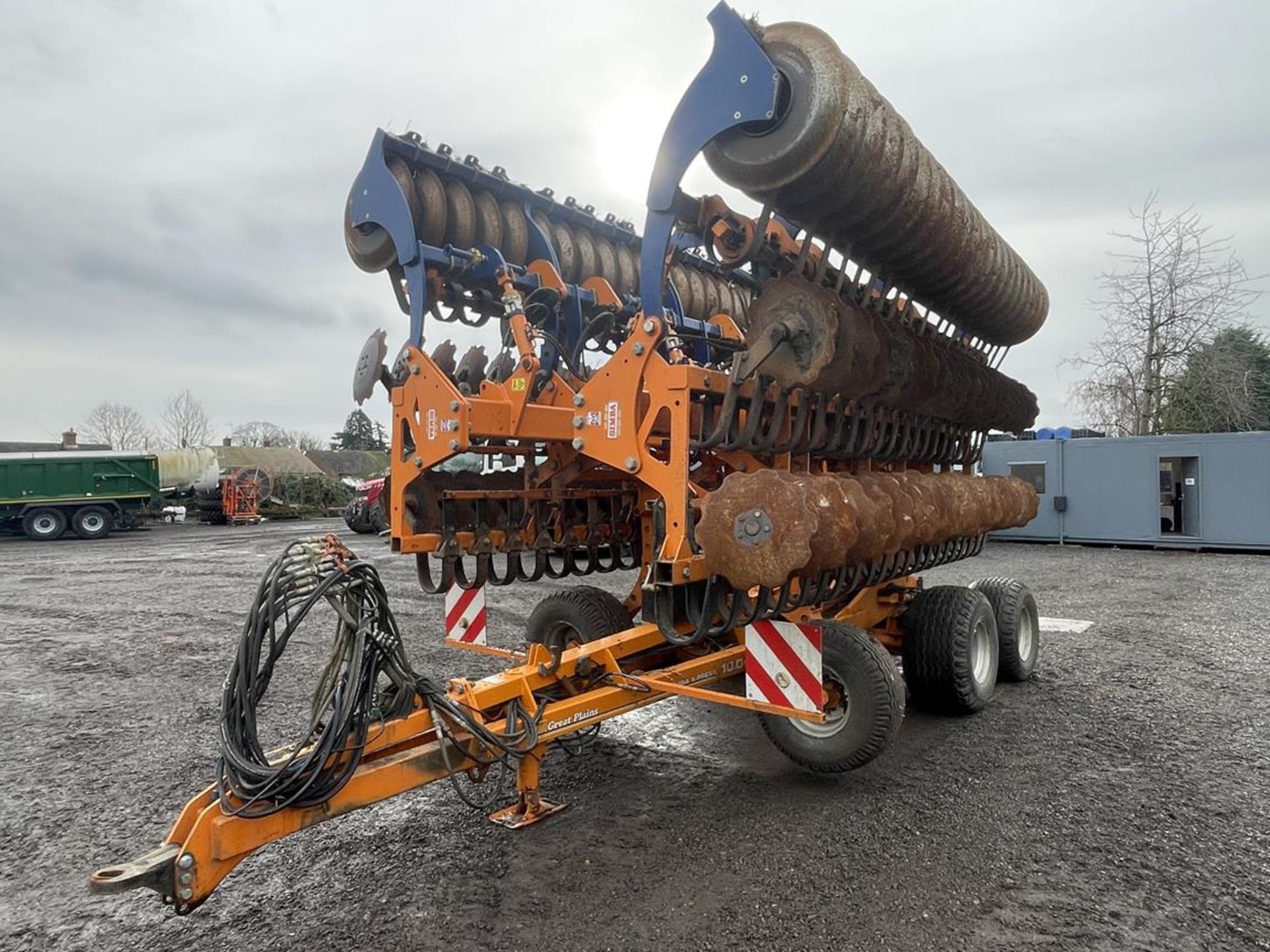 2010 Great Plains Simba X-Press 10.0M Disc Trailed Cultivator, S/No. 18011265, with Transport and - Bild 4 aus 8